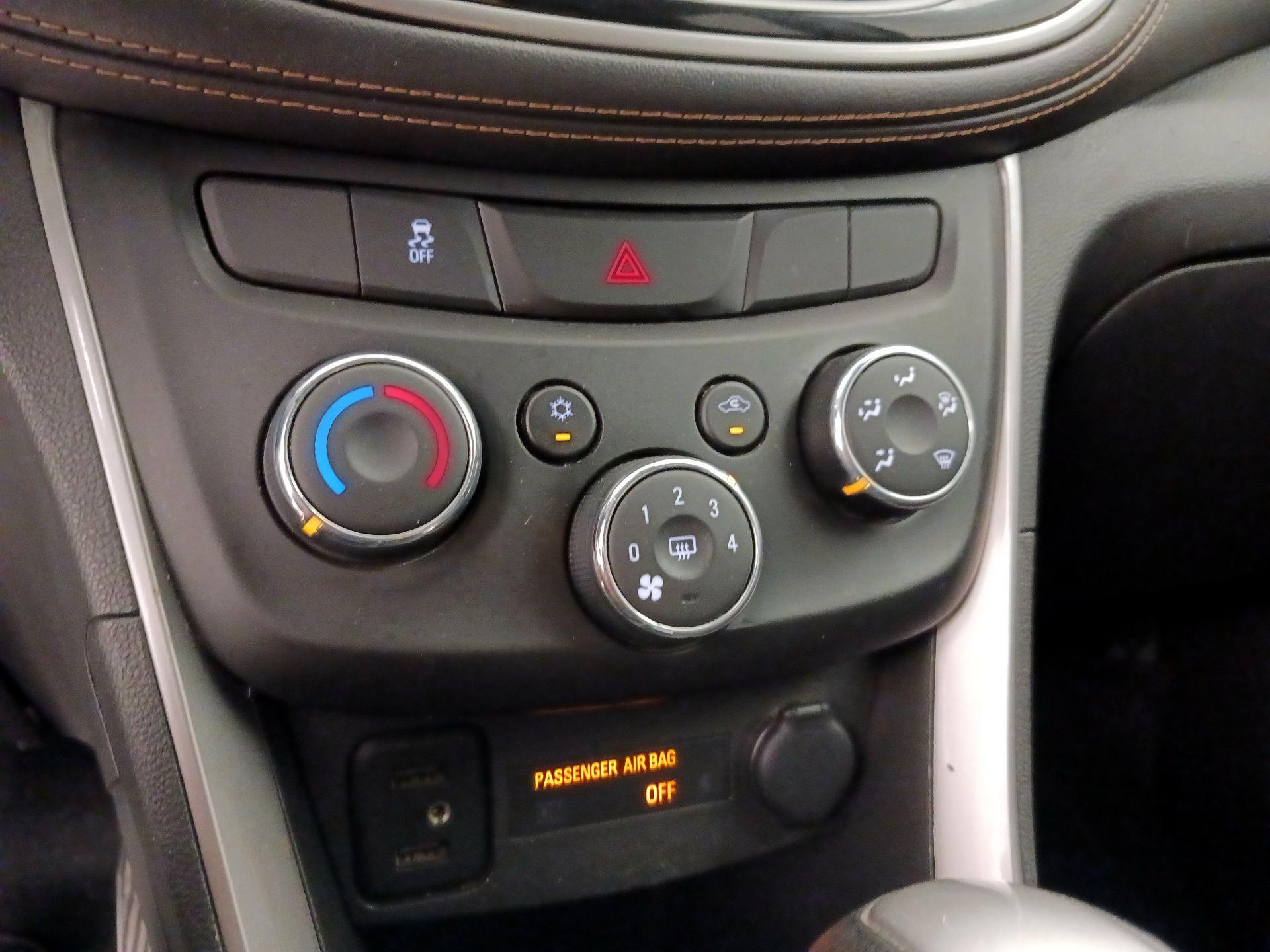 Thumbnail: 2020 Chevrolet Trax - 16