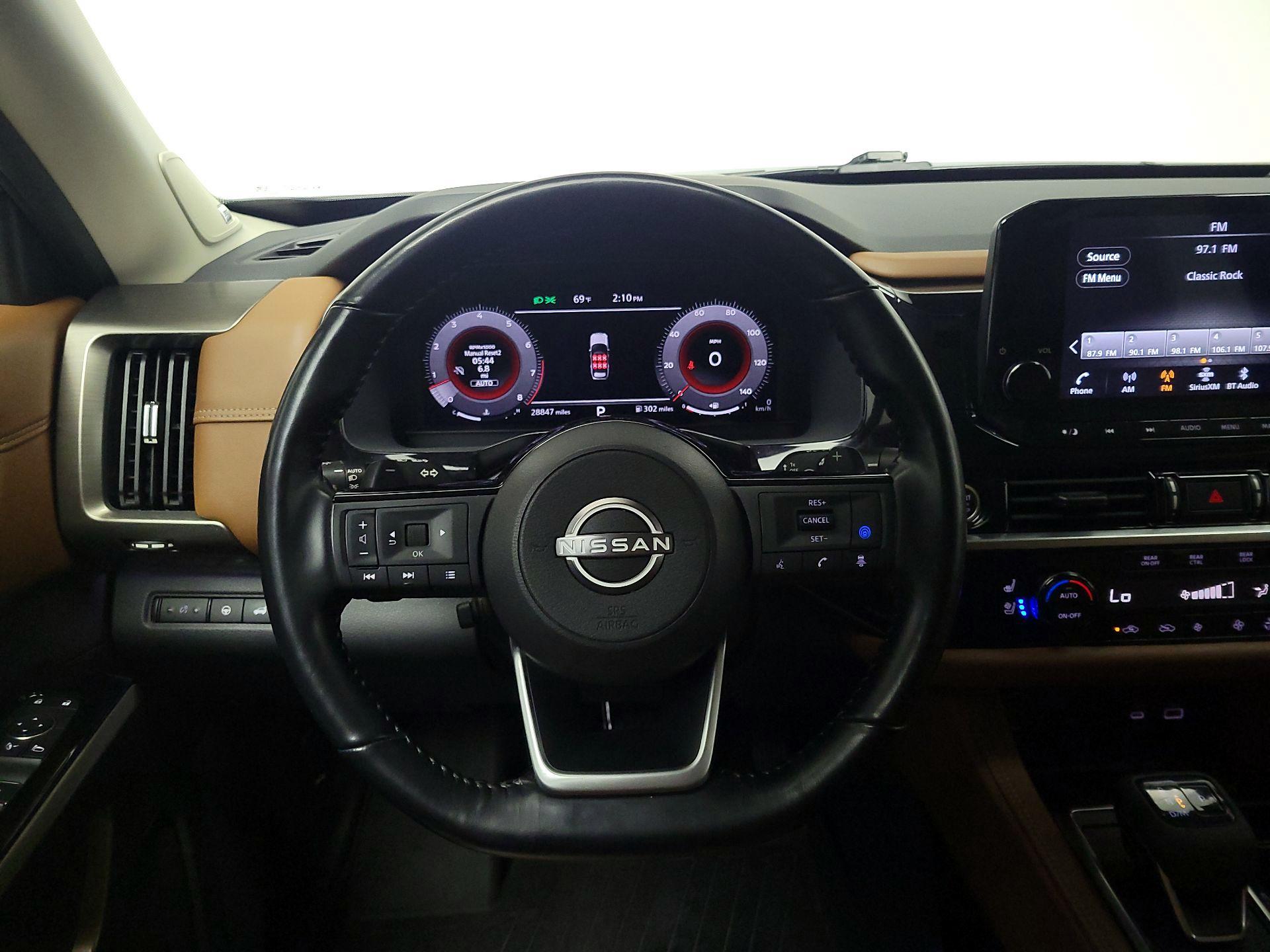 Thumbnail: 2022 Nissan Pathfinder - 10