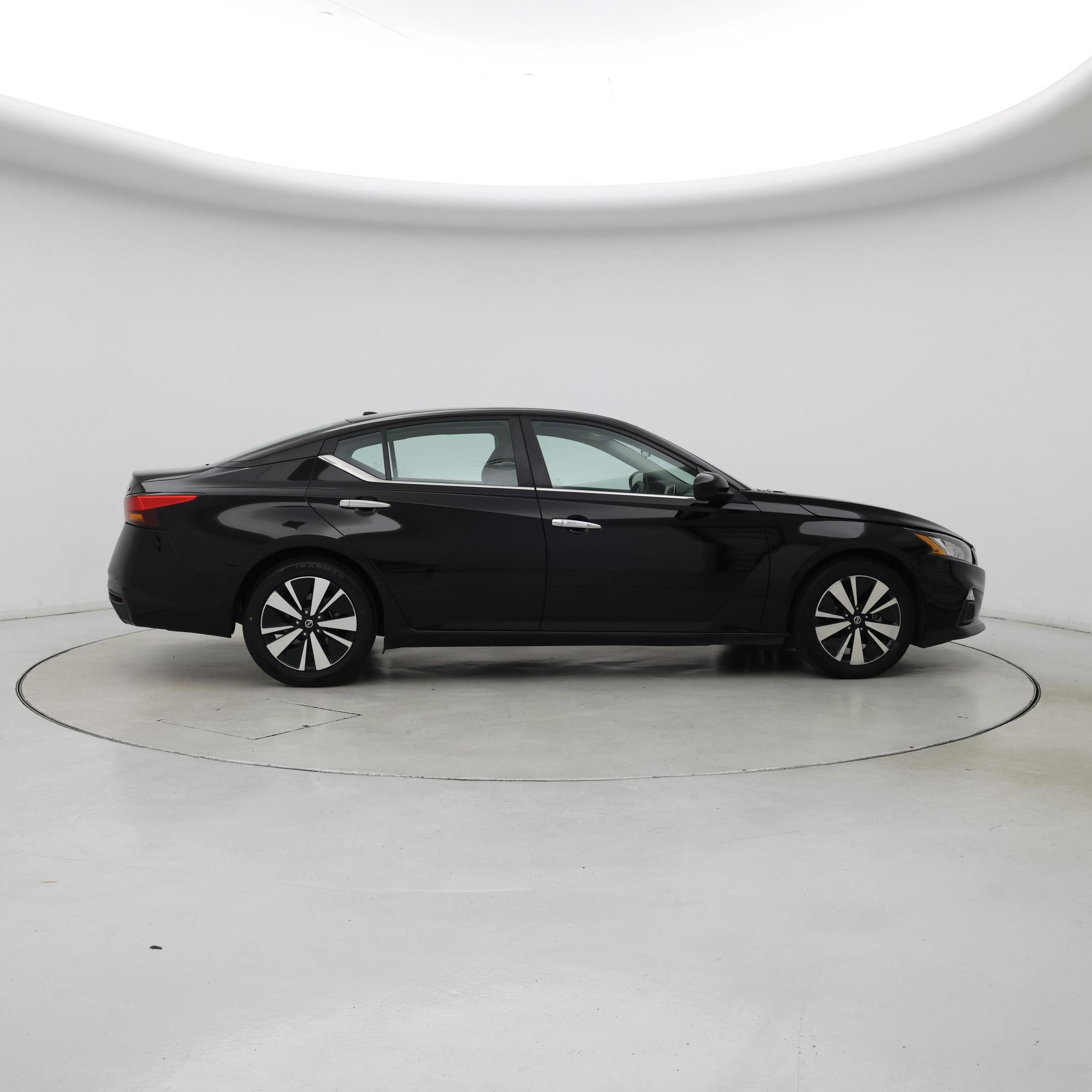 Thumbnail: 2022 Nissan Altima - 7