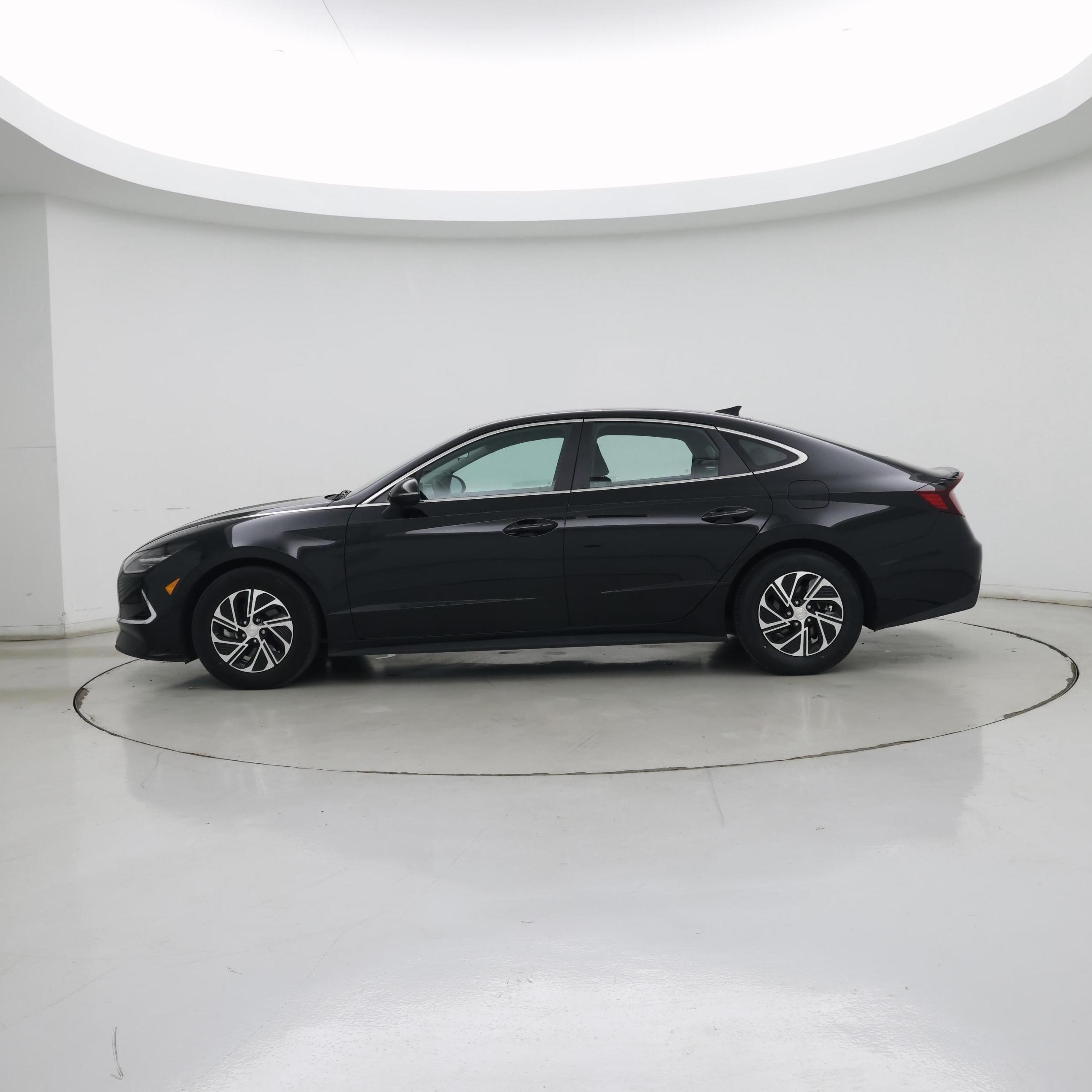 Thumbnail: 2023 Hyundai Sonata - 3