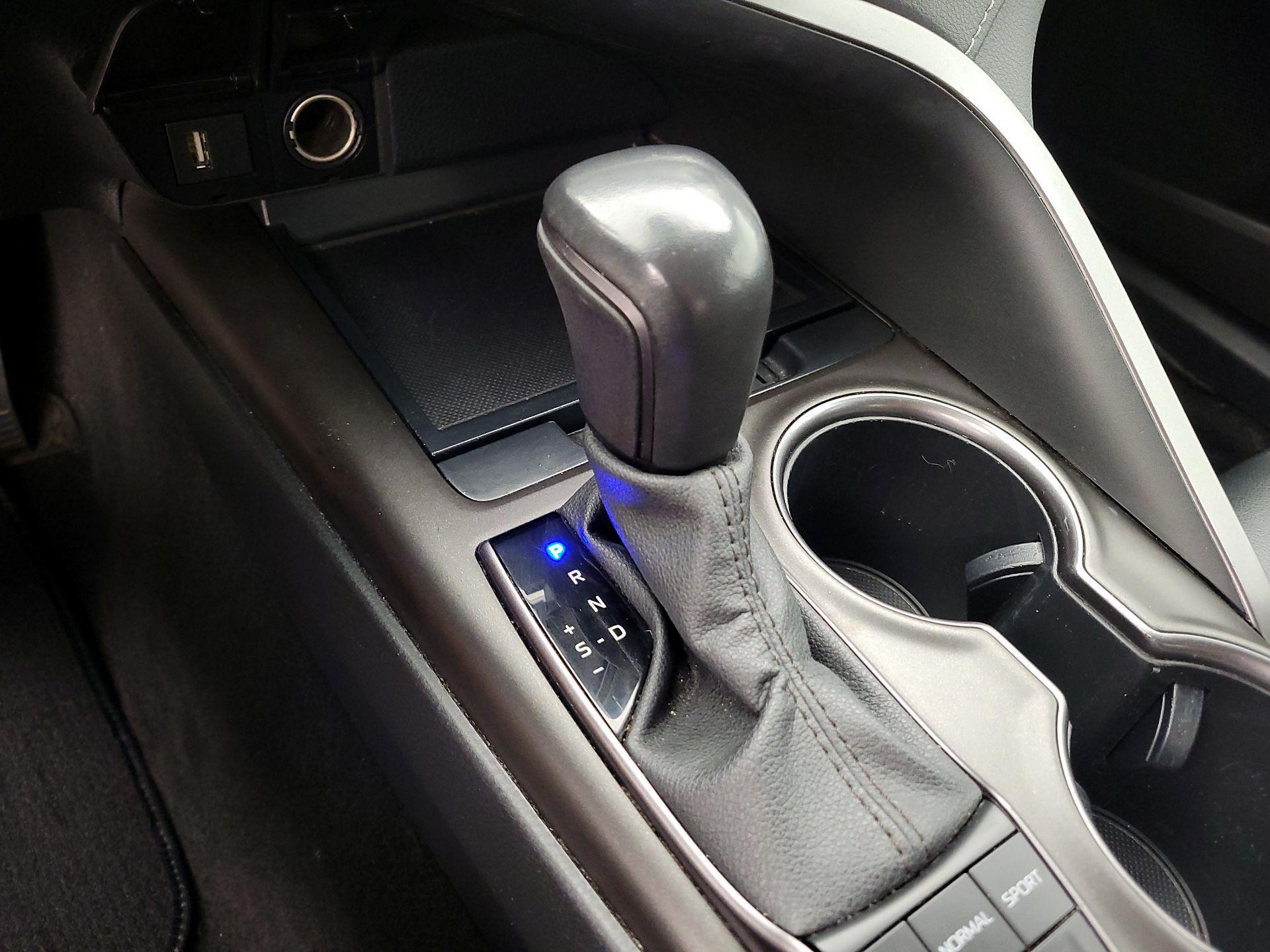 Thumbnail: 2023 Toyota Camry - 17