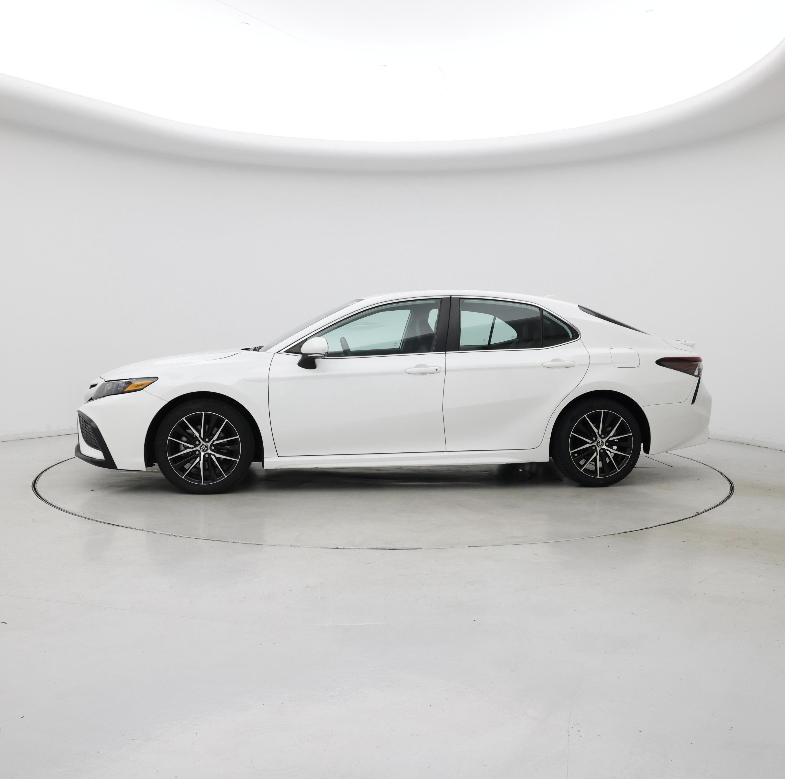 Thumbnail: 2023 Toyota Camry - 3