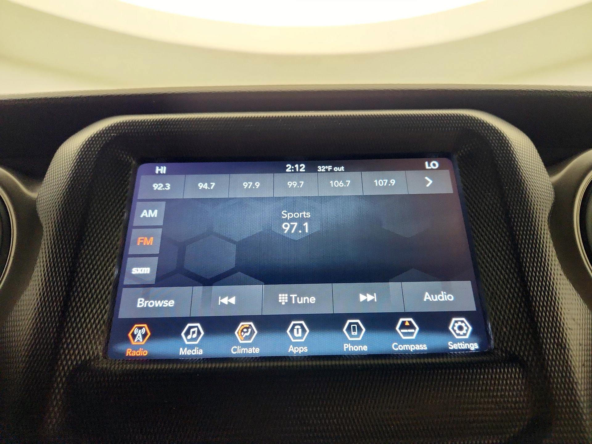 Thumbnail: 2022 Jeep Wrangler - 15