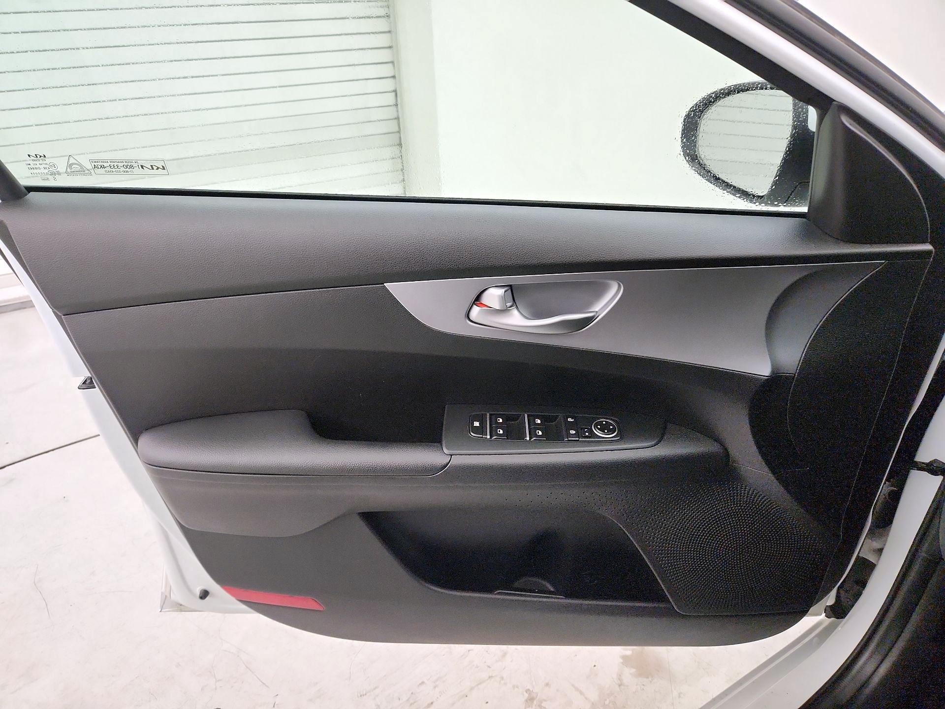 Thumbnail: 2023 Kia Forte - 12