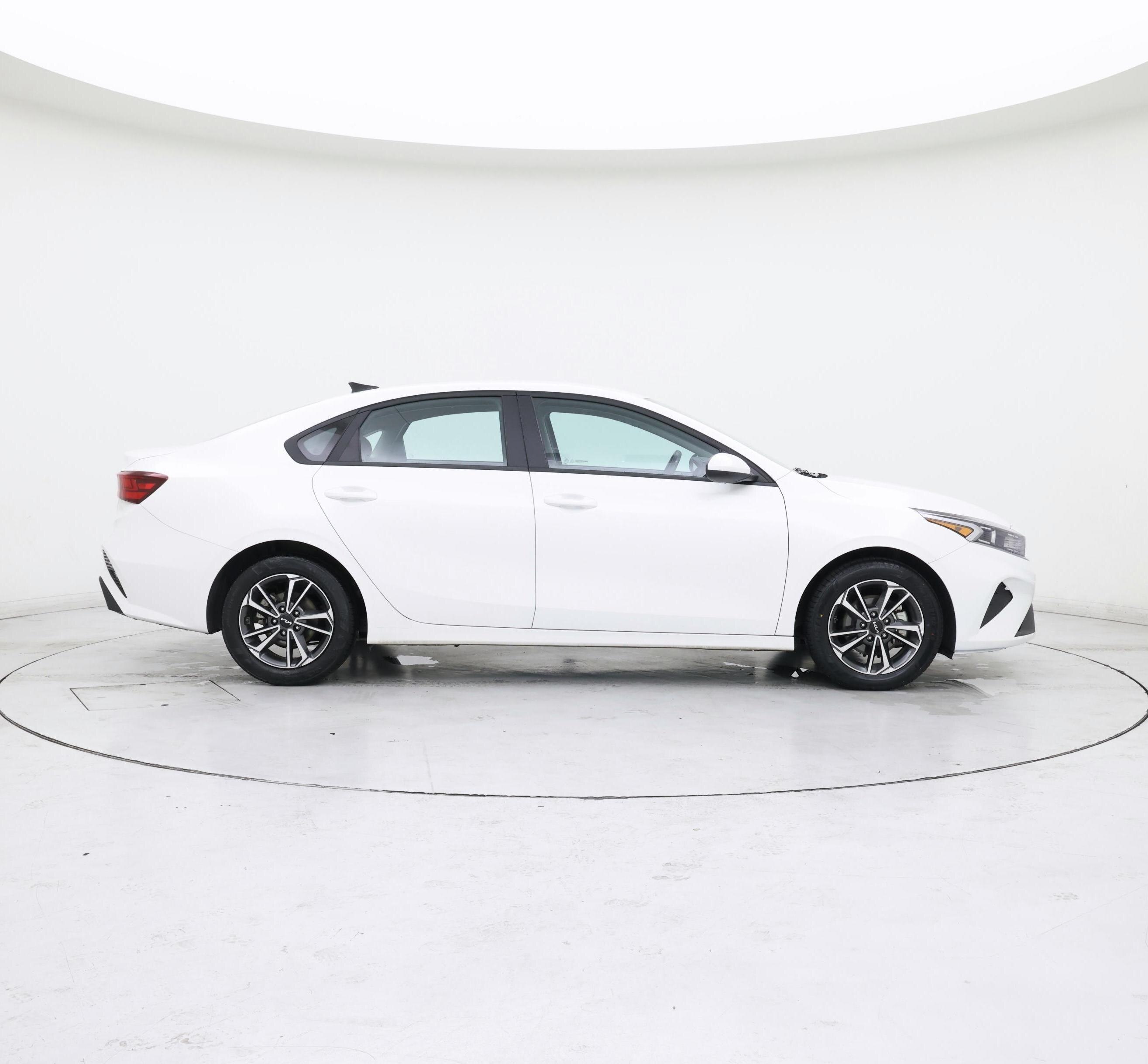 Thumbnail: 2023 Kia Forte - 7