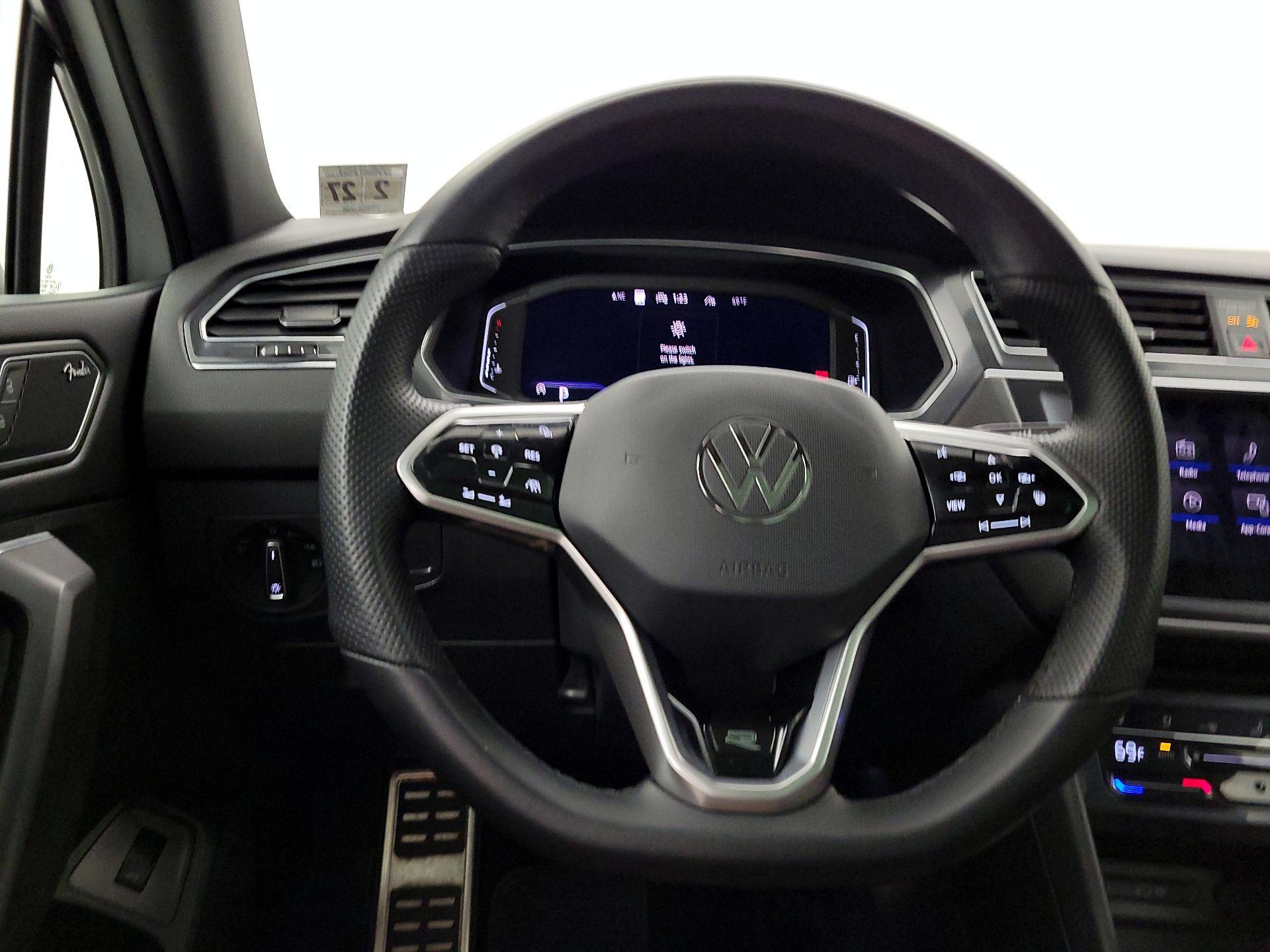 Thumbnail: 2022 Volkswagen Tiguan - 10