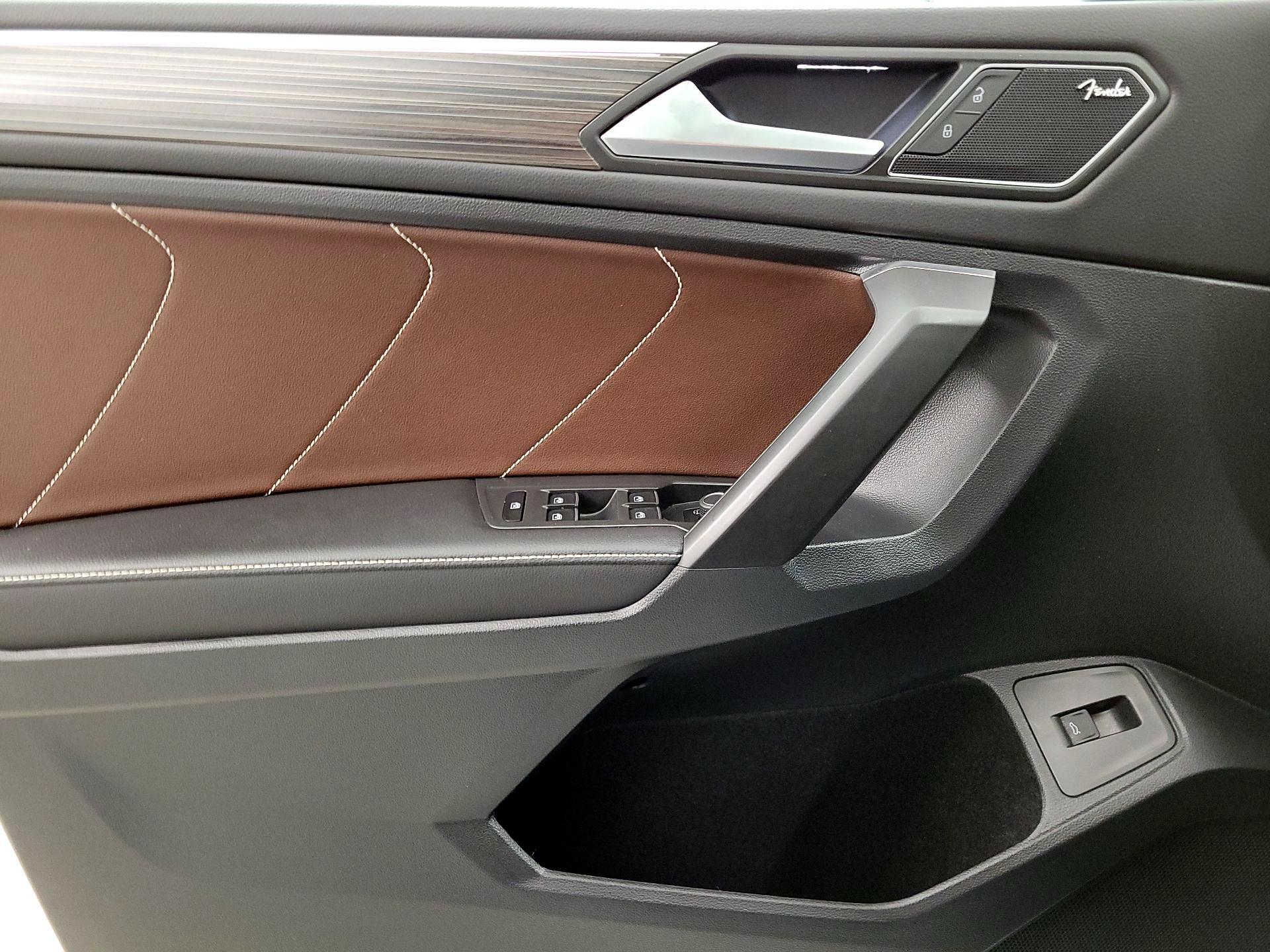 Thumbnail: 2022 Volkswagen Tiguan - 12