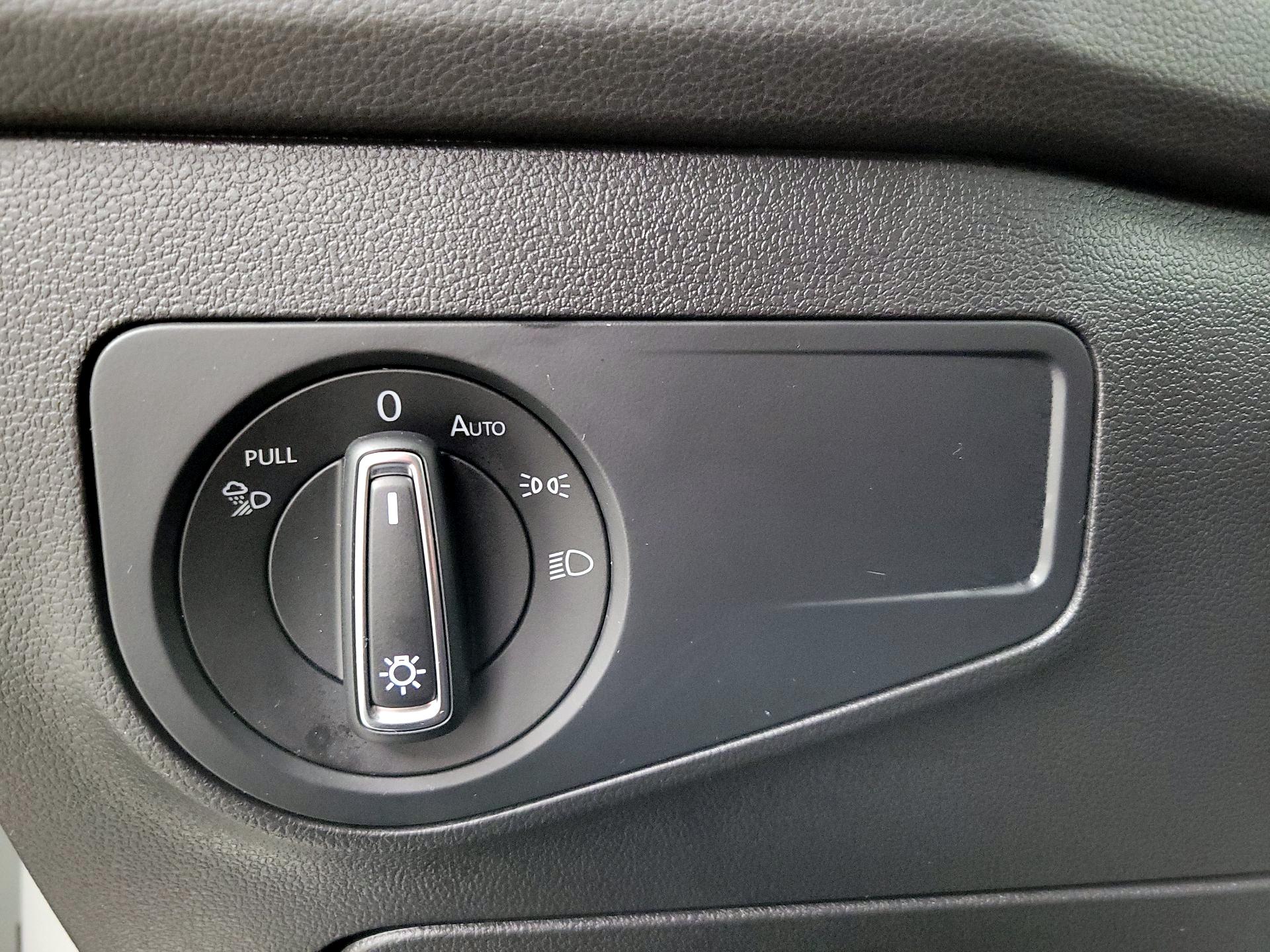 Thumbnail: 2022 Volkswagen Tiguan - 13