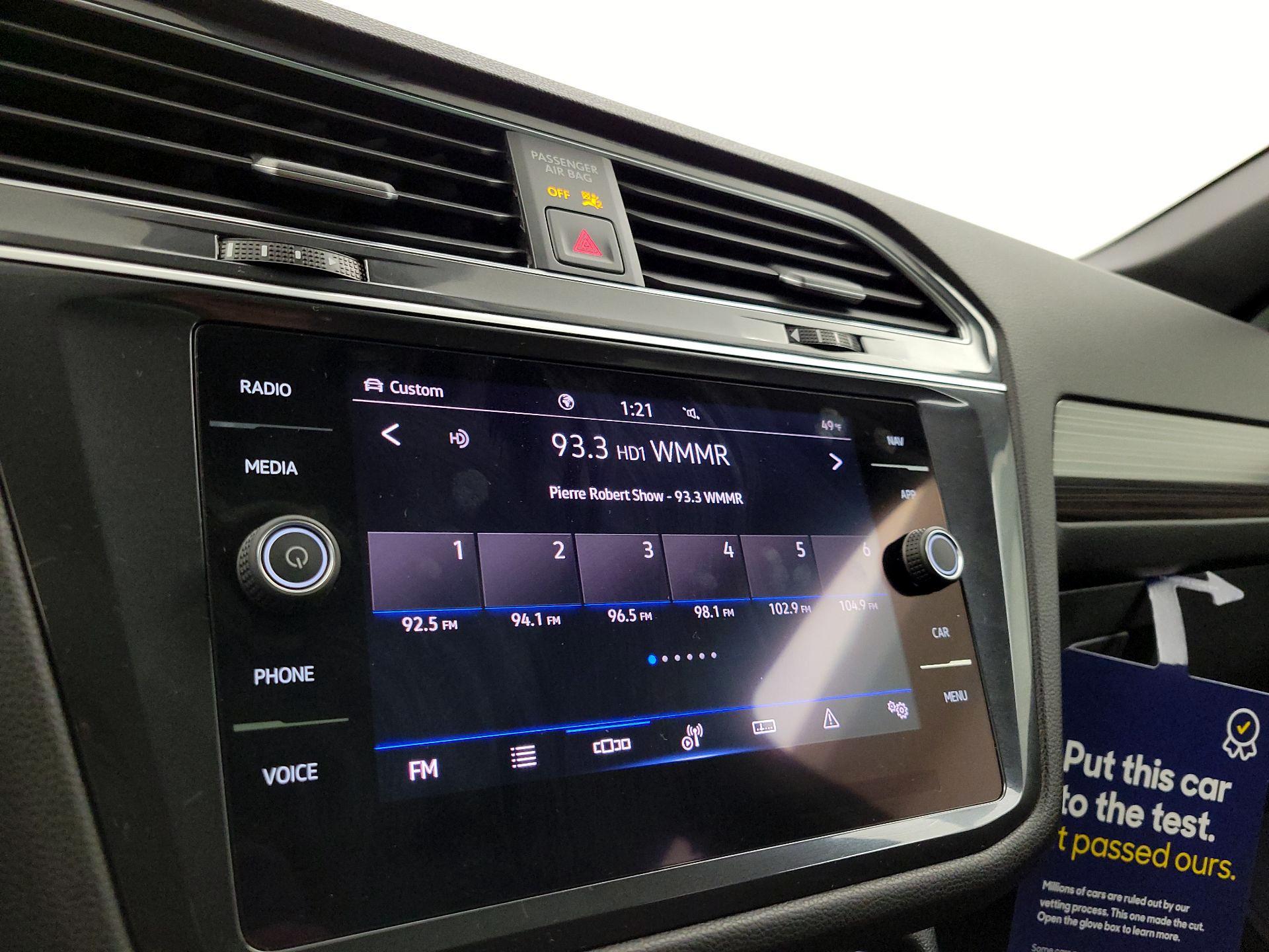 Thumbnail: 2022 Volkswagen Tiguan - 16