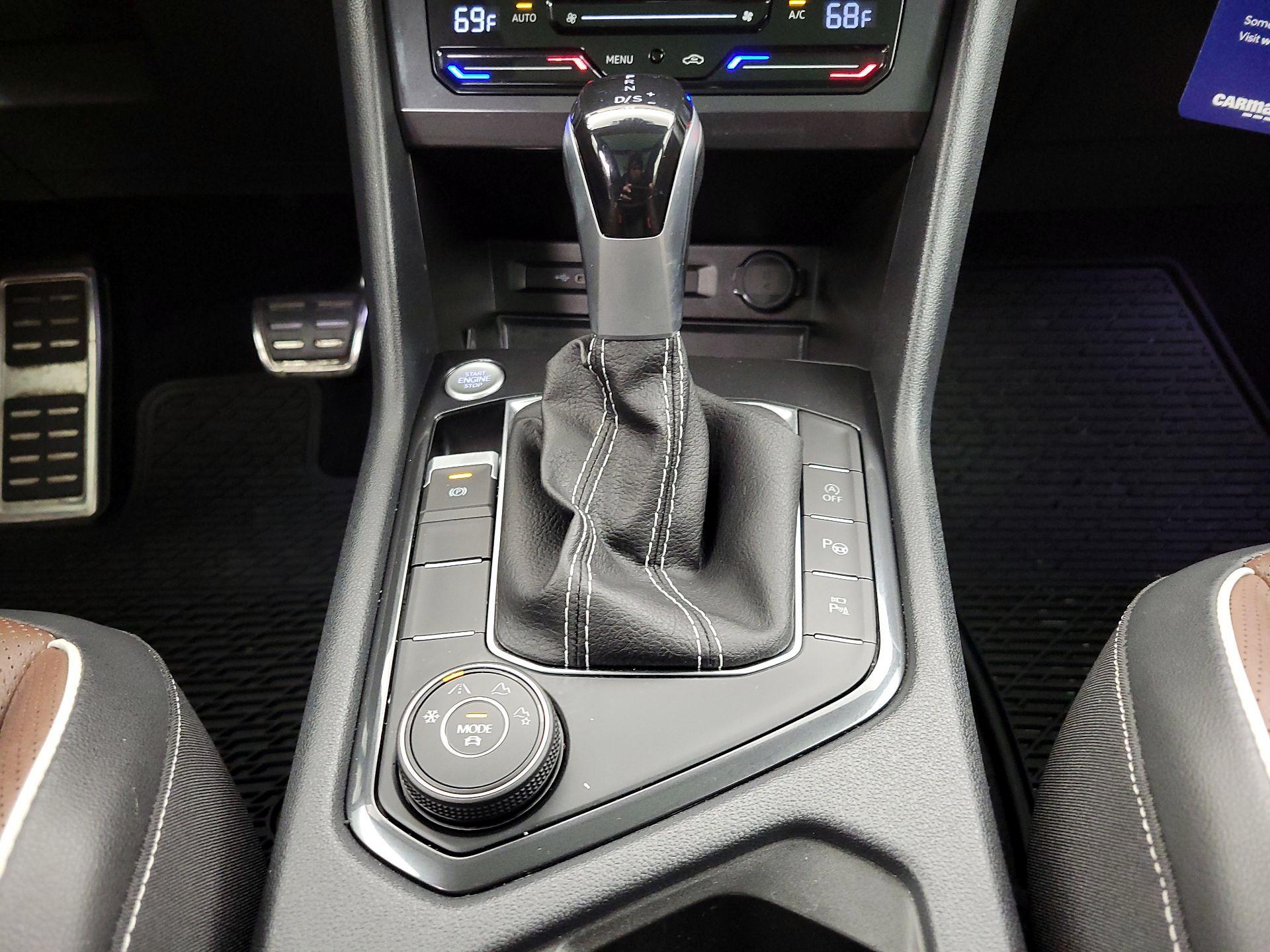 Thumbnail: 2022 Volkswagen Tiguan - 18