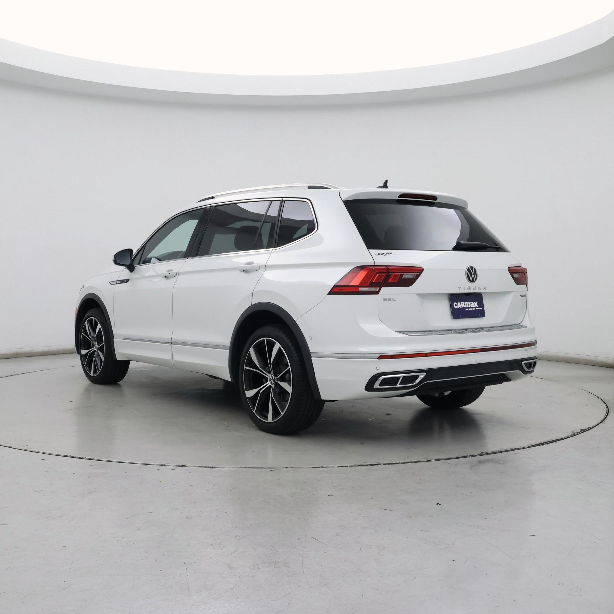 Thumbnail: 2022 Volkswagen Tiguan - 2