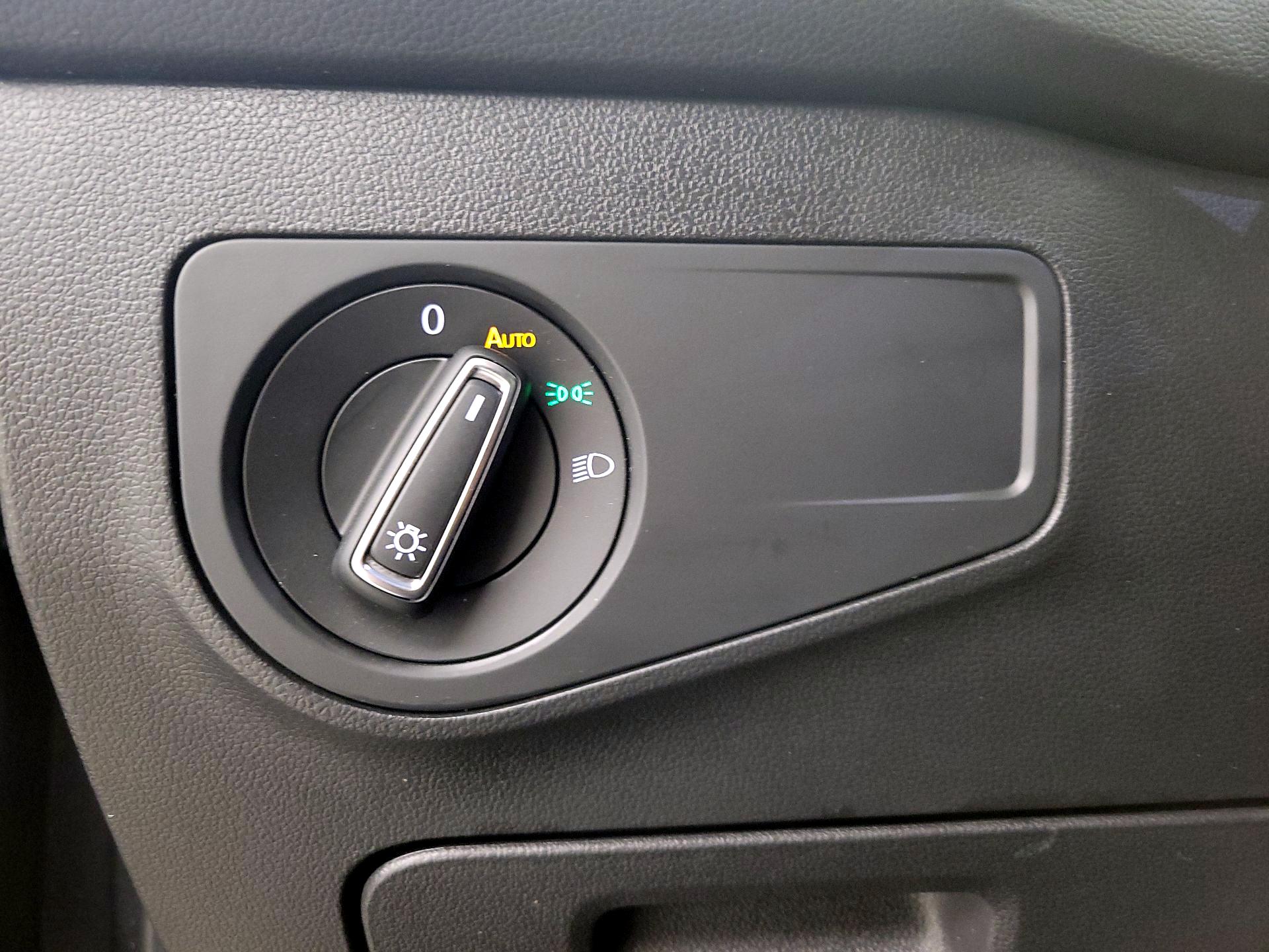 Thumbnail: 2022 Volkswagen Tiguan - 13