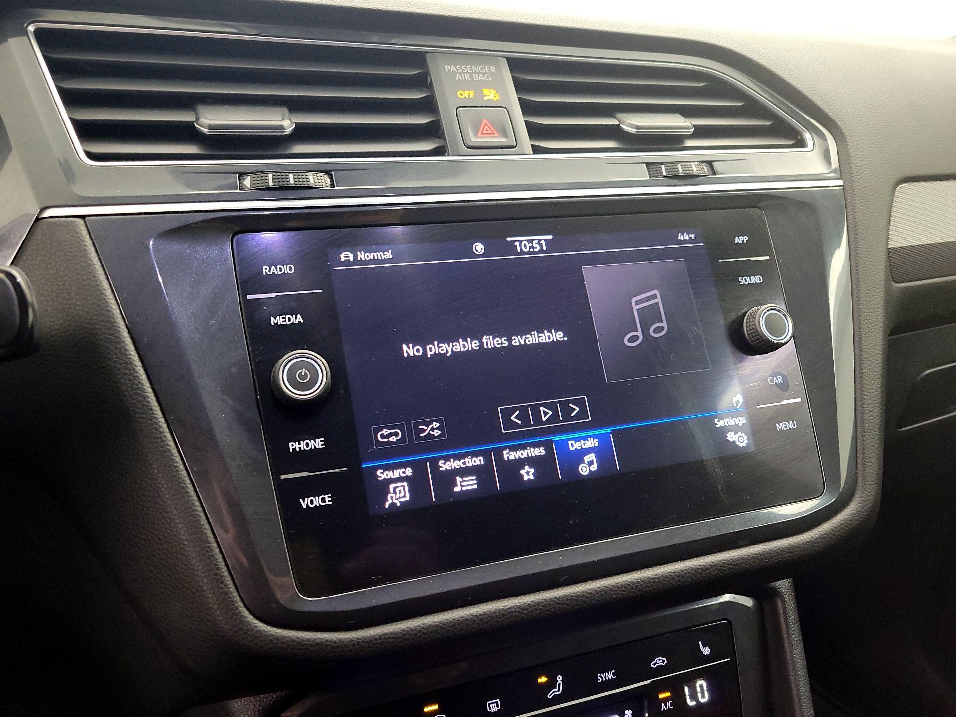 Thumbnail: 2022 Volkswagen Tiguan - 15