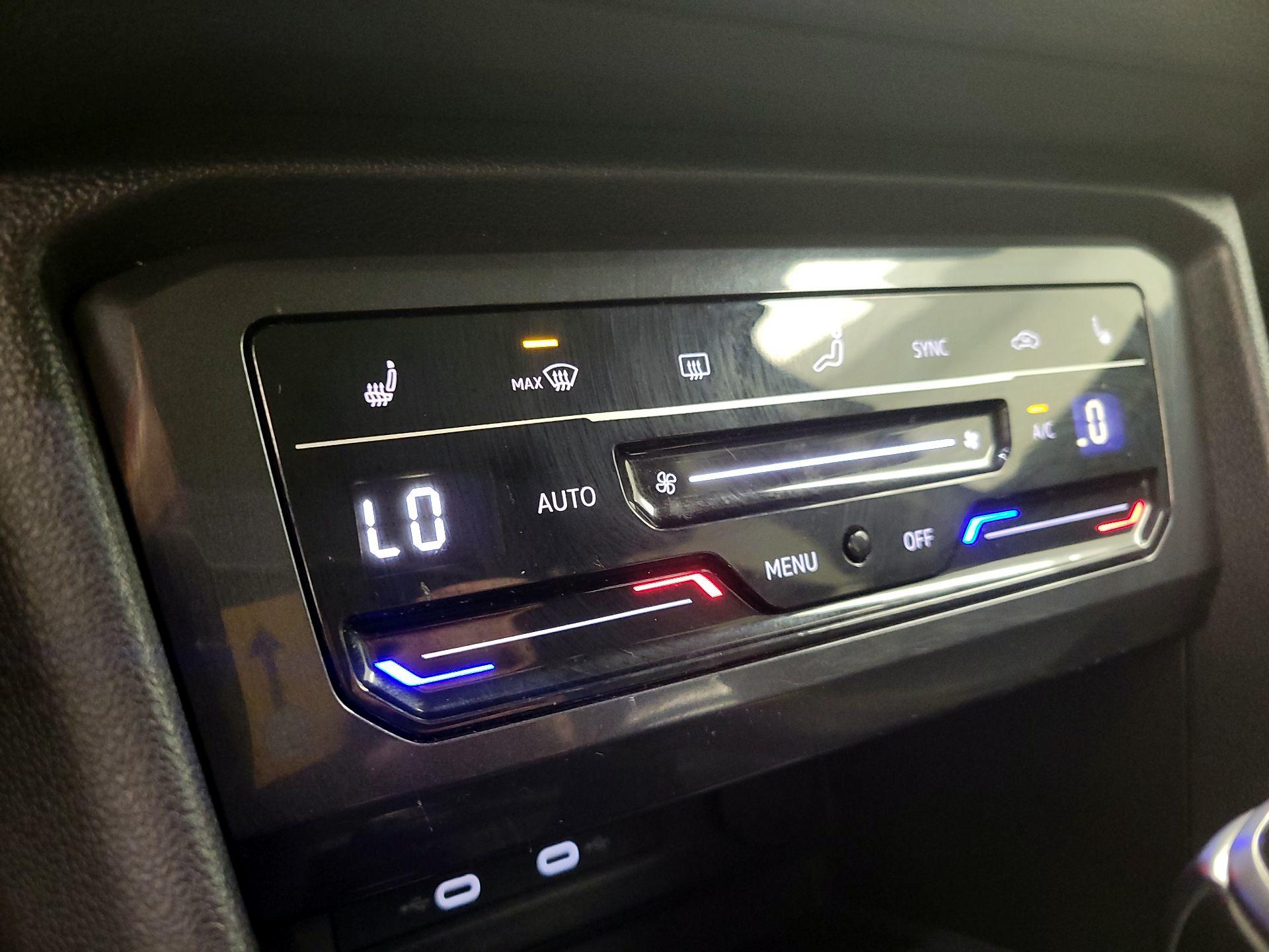 Thumbnail: 2022 Volkswagen Tiguan - 16