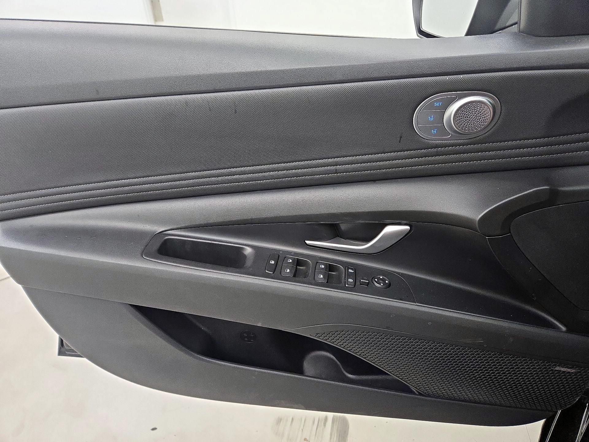 Thumbnail: 2023 Hyundai Elantra - 12