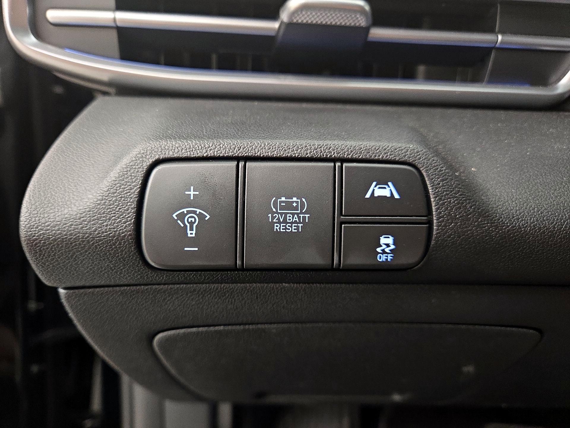 Thumbnail: 2023 Hyundai Elantra - 13