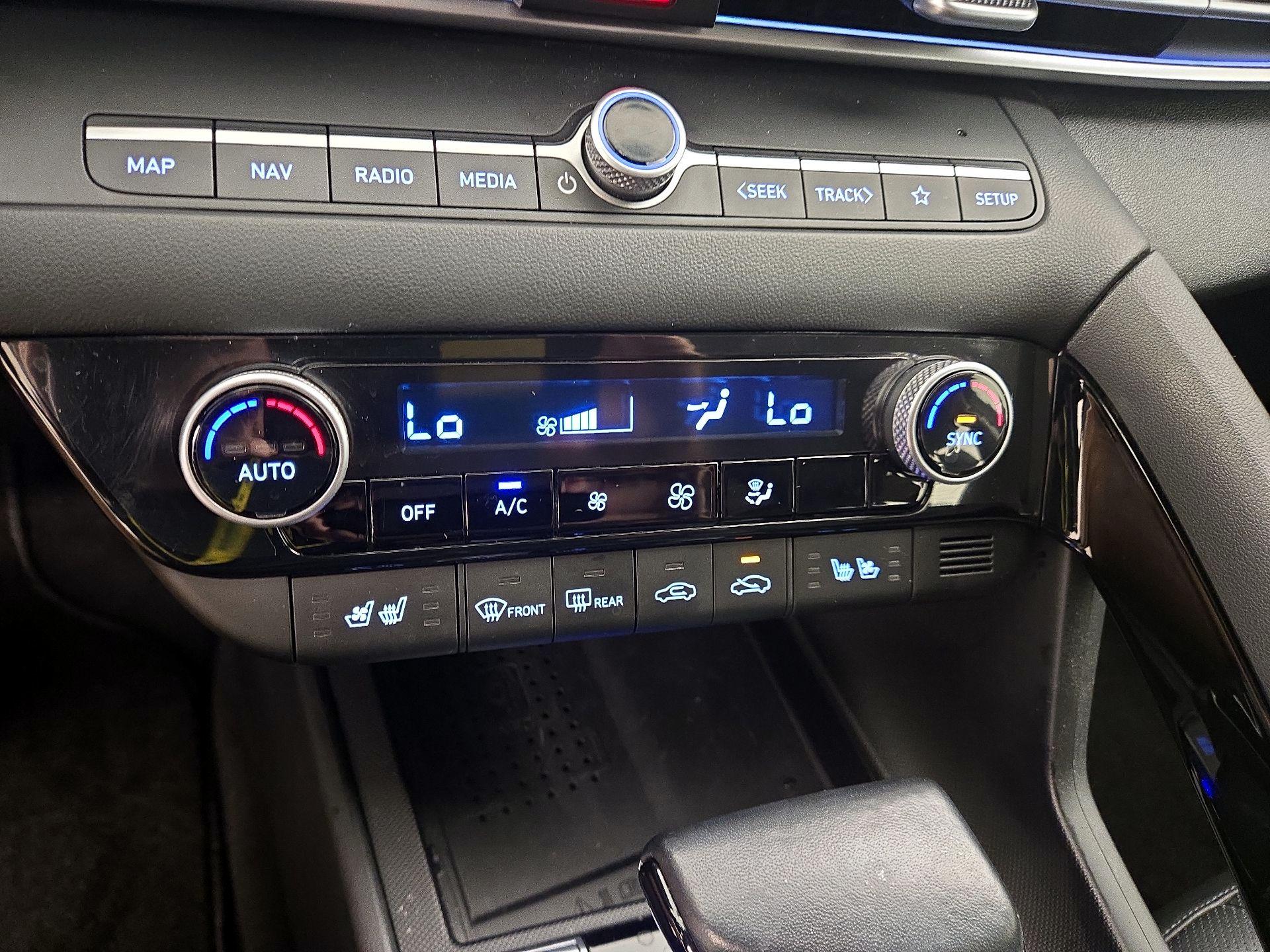 Thumbnail: 2023 Hyundai Elantra - 17