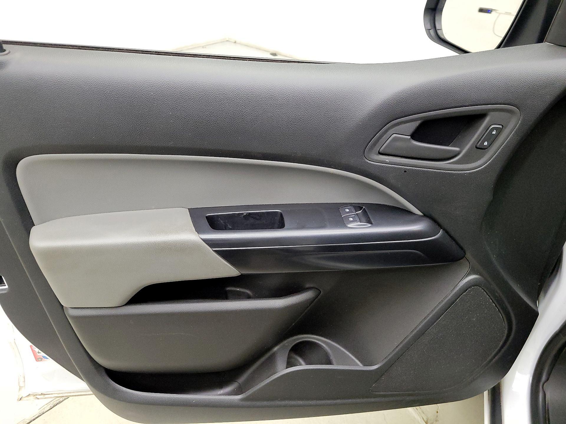 Thumbnail: 2022 Chevrolet Colorado - 12