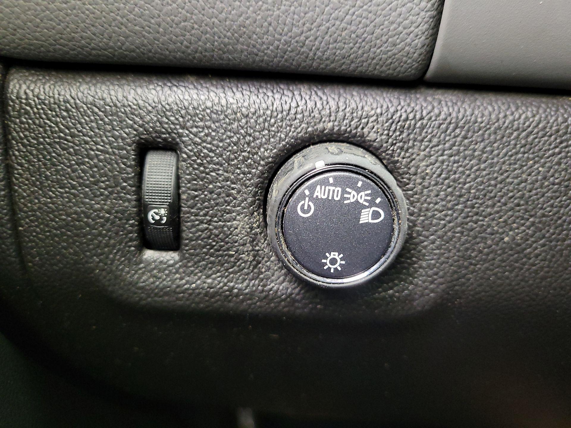 Thumbnail: 2022 Chevrolet Colorado - 13