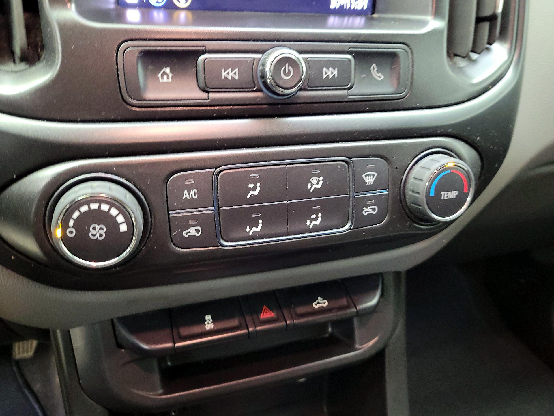 Thumbnail: 2022 Chevrolet Colorado - 16