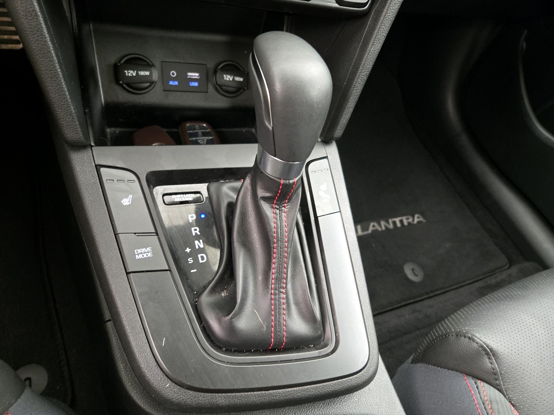Thumbnail: 2020 Hyundai Elantra - 17