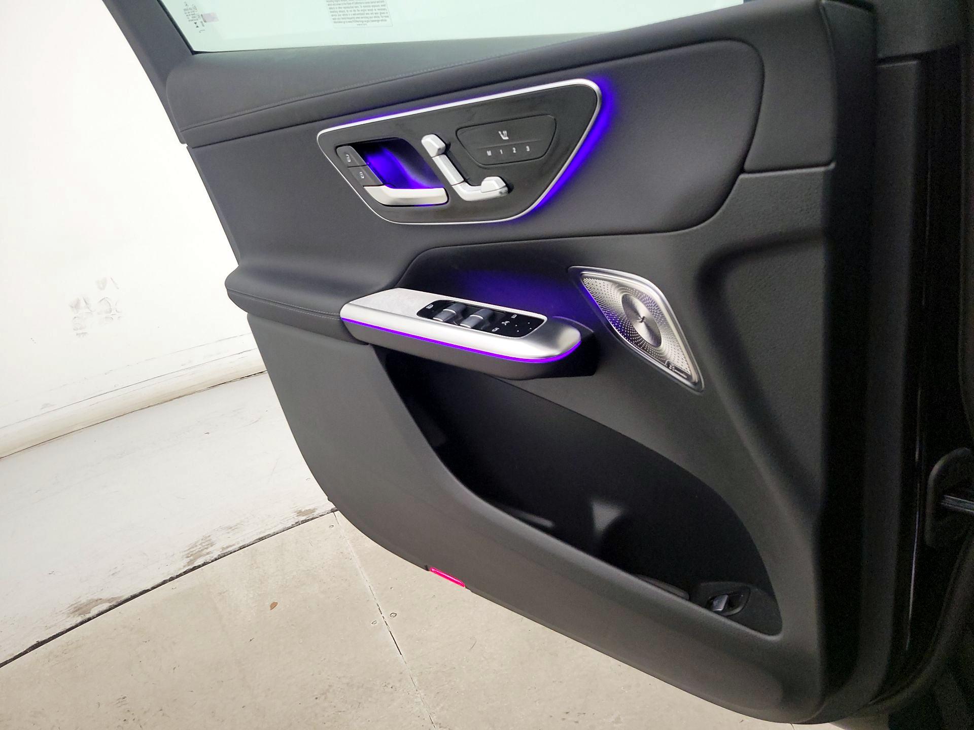 Thumbnail: 2025 Mercedes-Benz GLC - 12