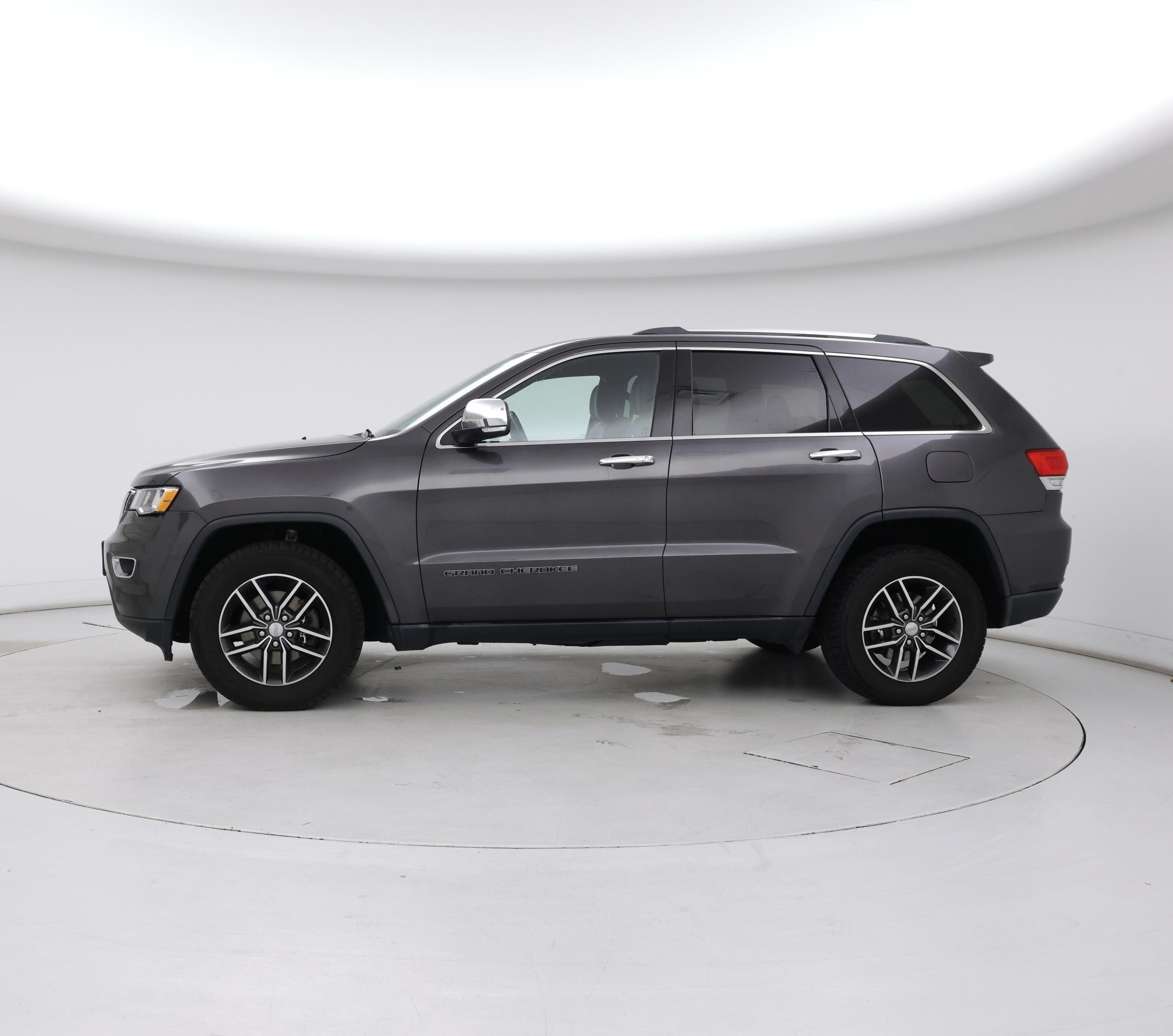 Thumbnail: 2018 Jeep Grand Cherokee - 3