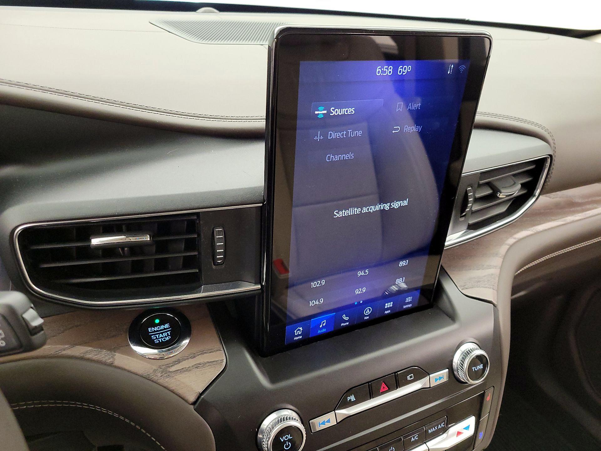 Thumbnail: 2020 Ford Explorer - 16