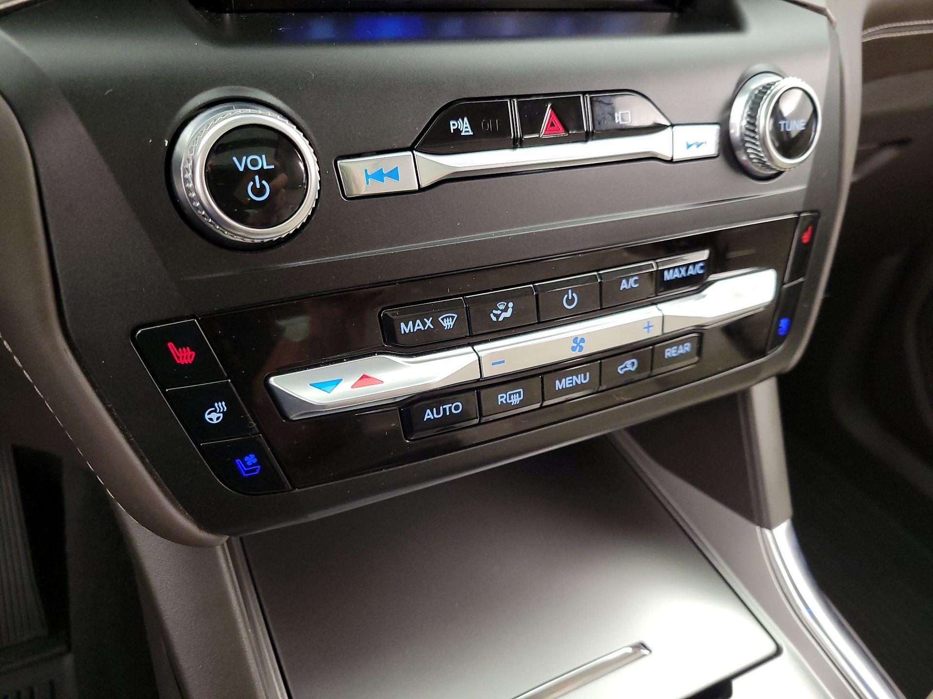 Thumbnail: 2020 Ford Explorer - 17