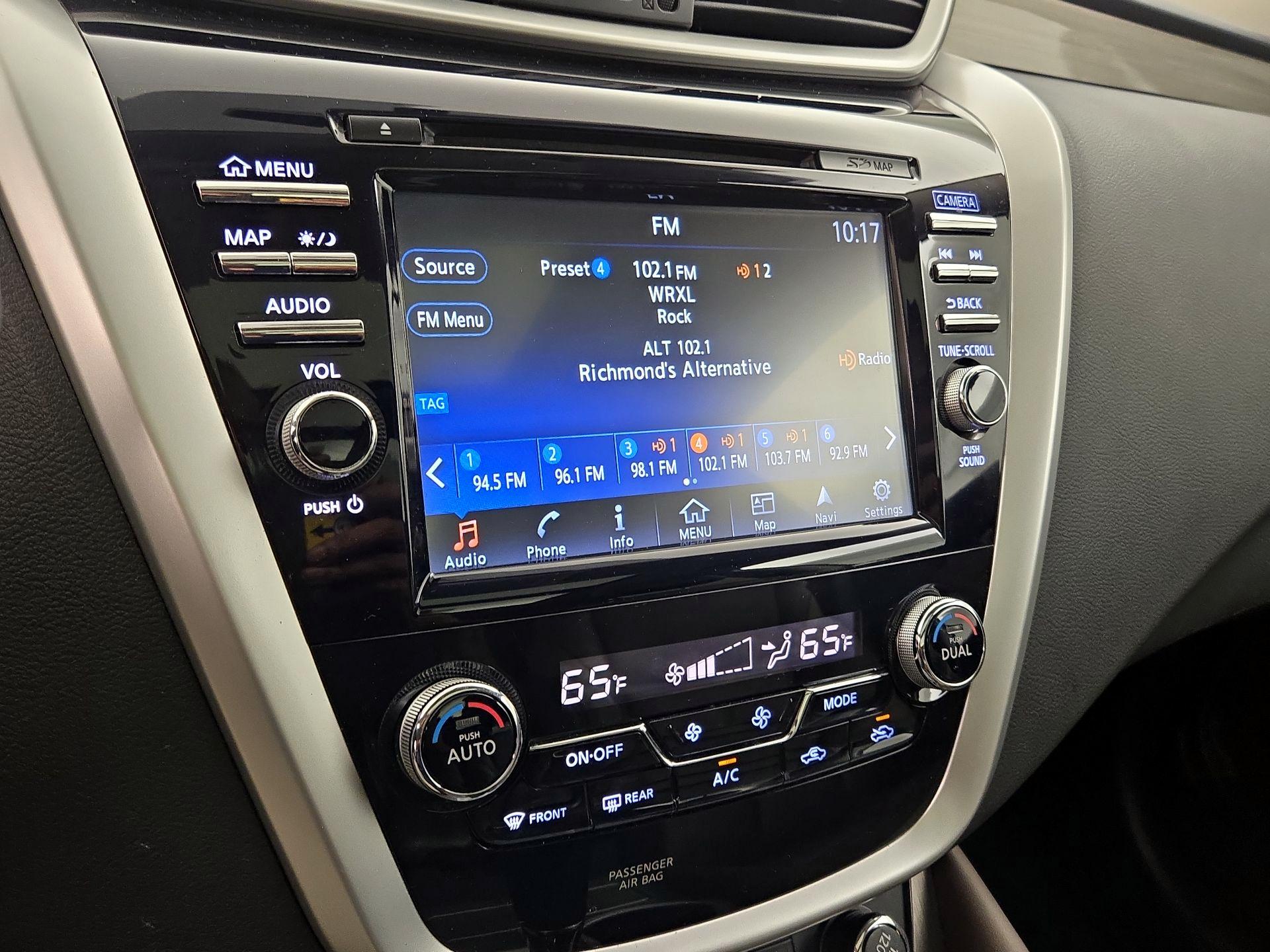 Thumbnail: 2016 Nissan Murano - 16