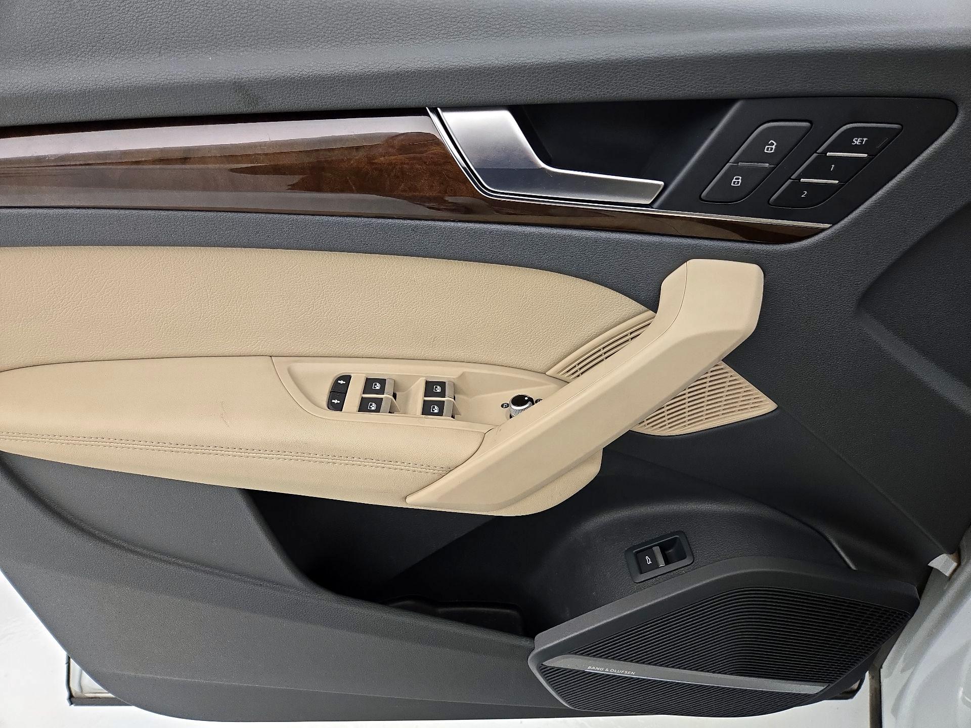 Thumbnail: 2019 Audi Q5 - 12