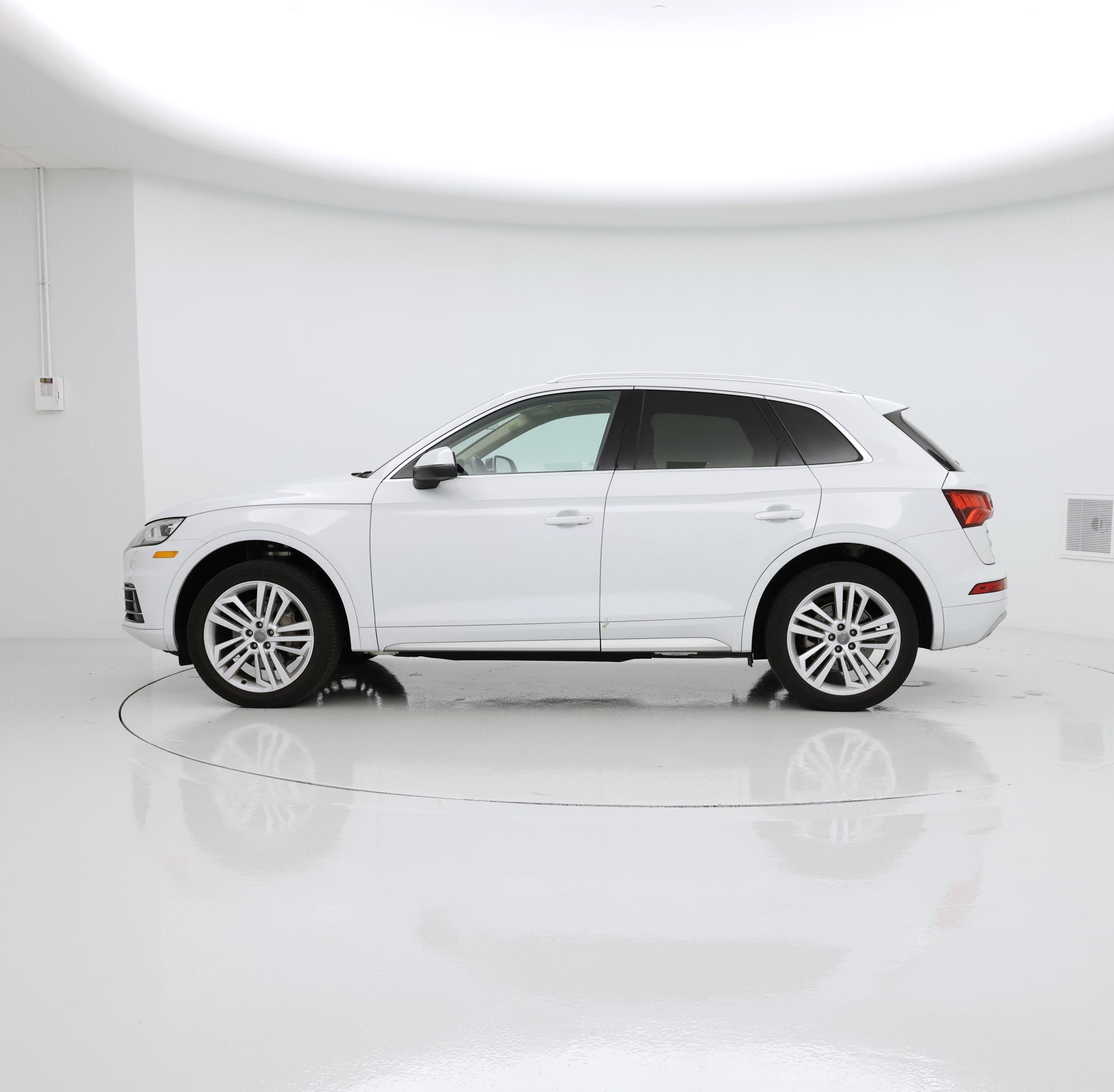 Thumbnail: 2019 Audi Q5 - 3