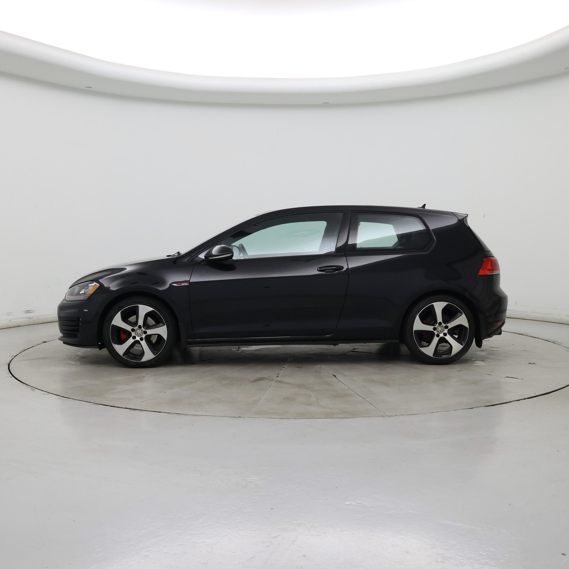 Thumbnail: 2015 Volkswagen Golf - 3