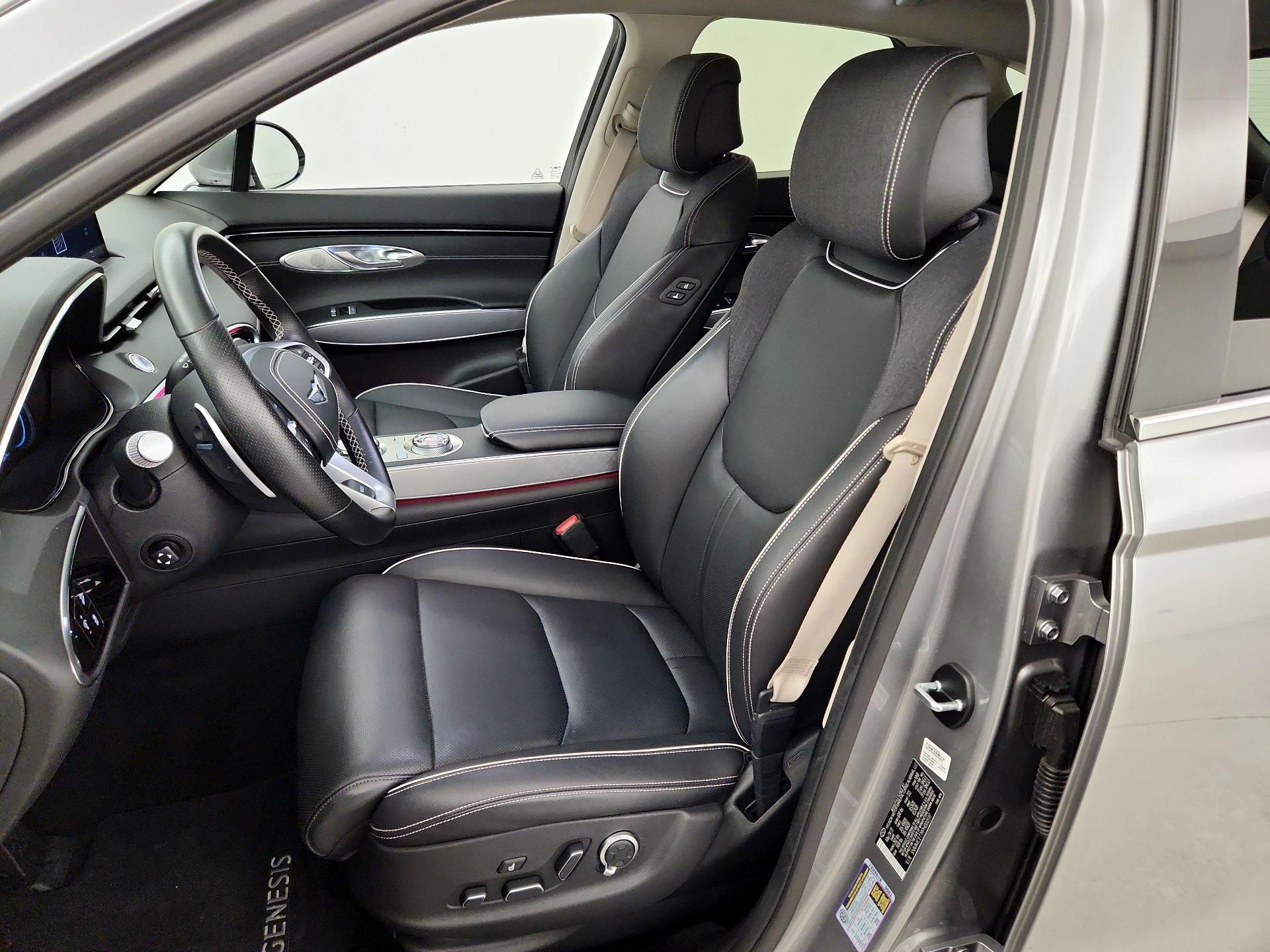 Thumbnail: 2023 Genesis GV70 - 11