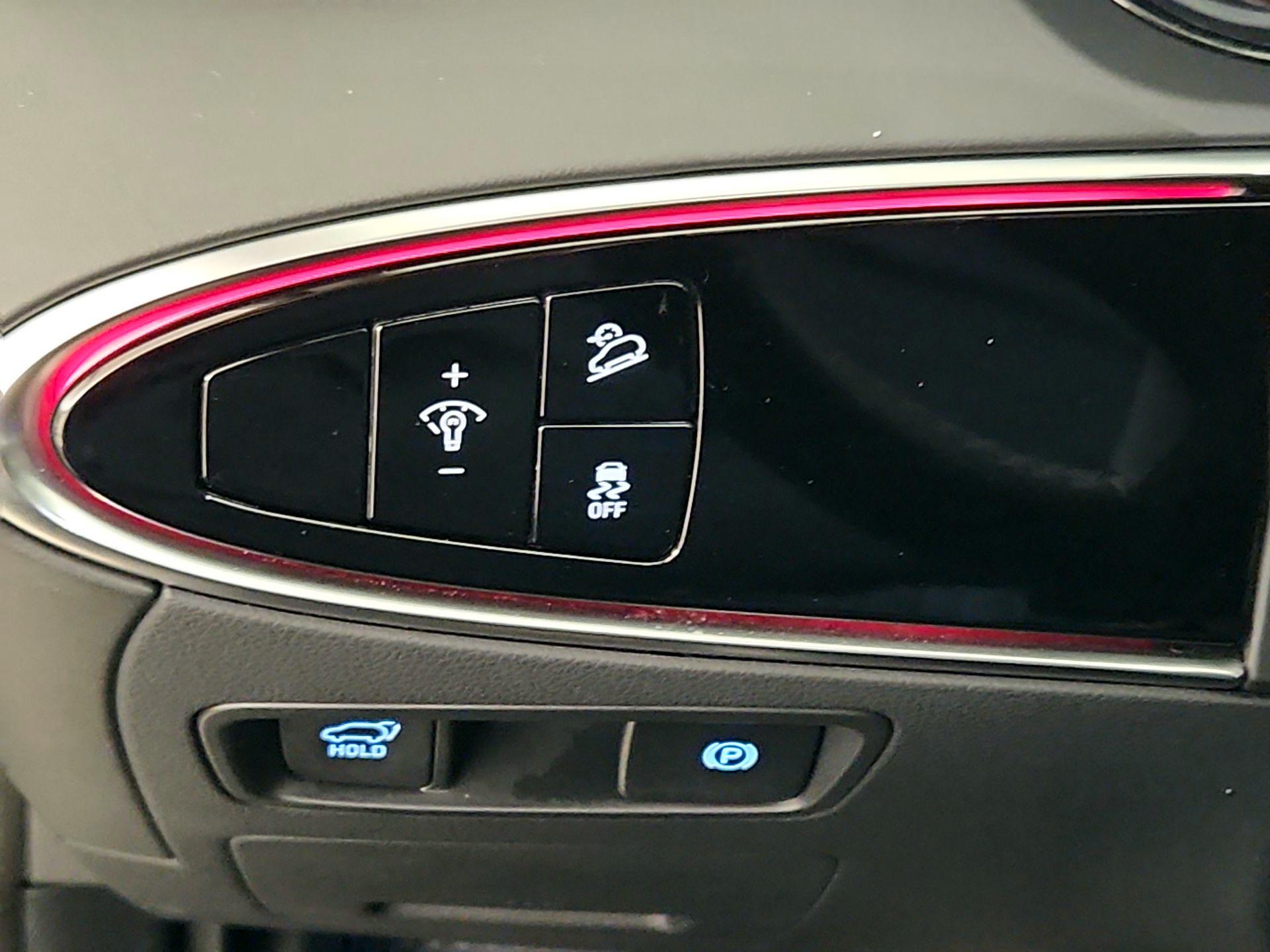 Thumbnail: 2023 Genesis GV70 - 13