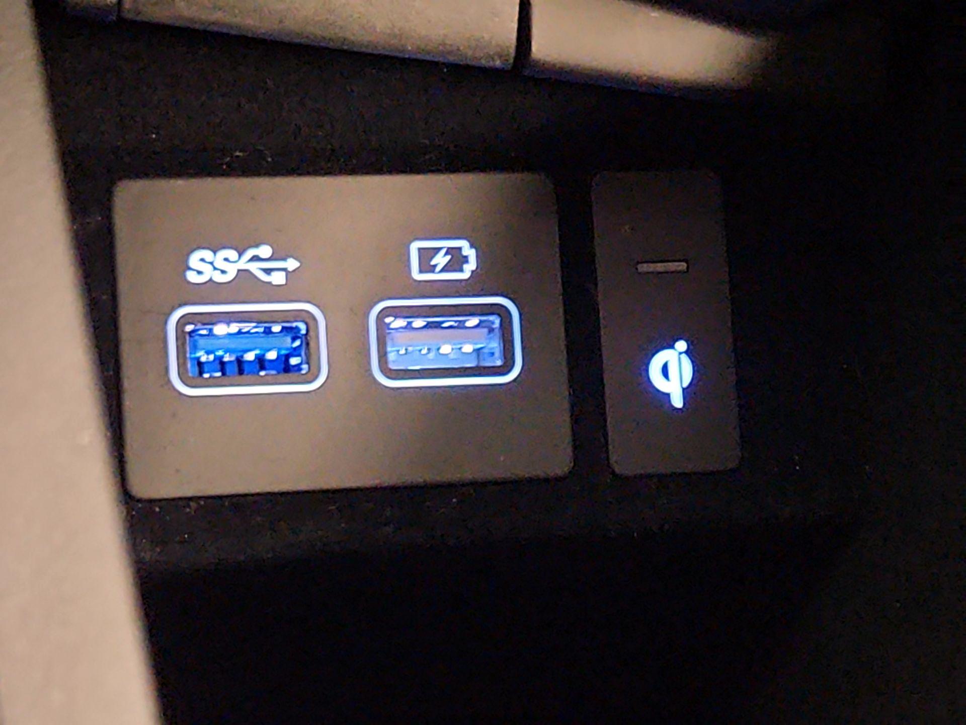 Thumbnail: 2023 Genesis GV70 - 19