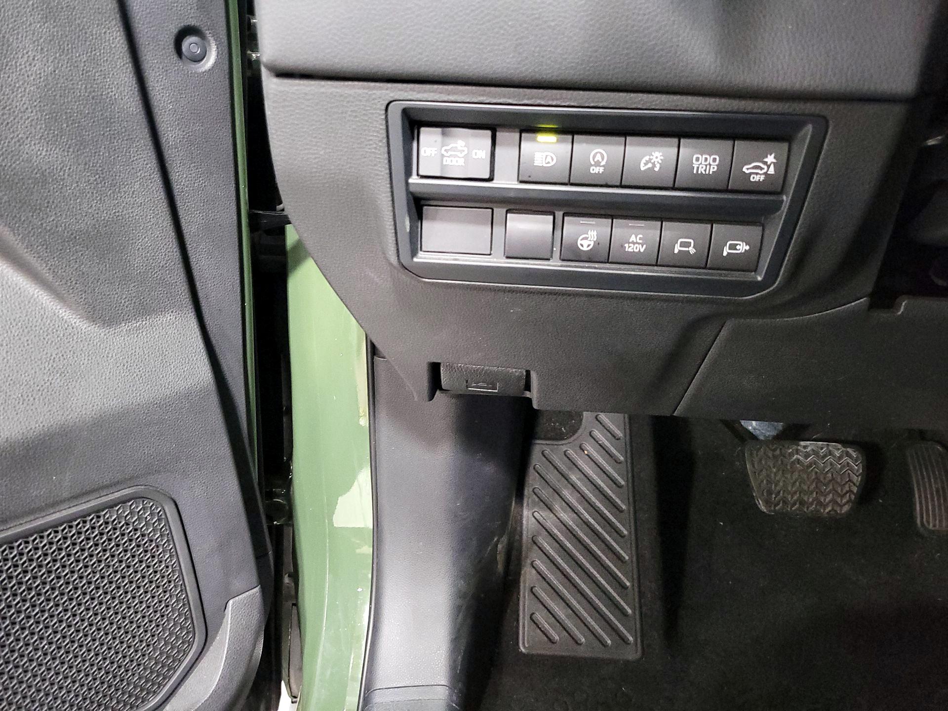 Thumbnail: 2022 Toyota Tundra - 13