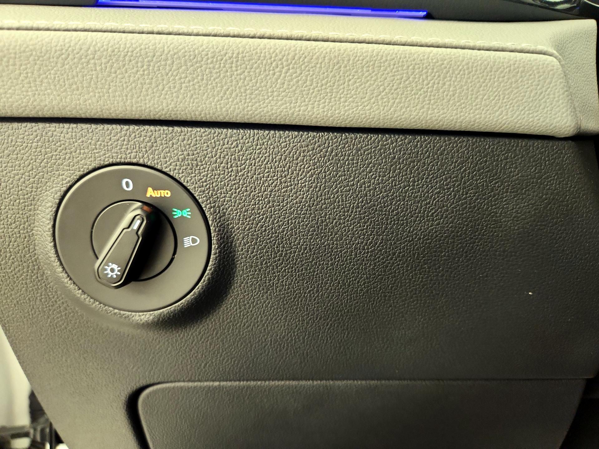 Thumbnail: 2022 Volkswagen Taos - 13