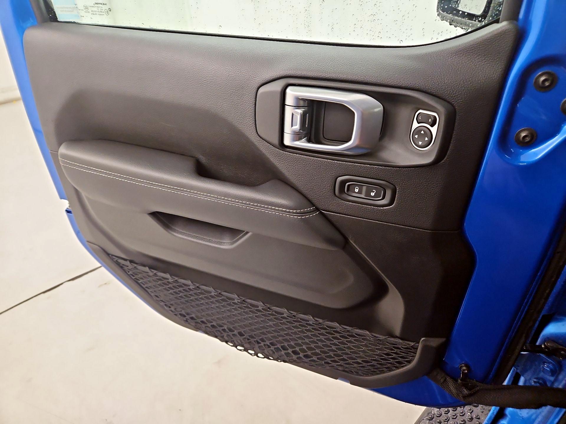 Thumbnail: 2022 Jeep Wrangler - 12