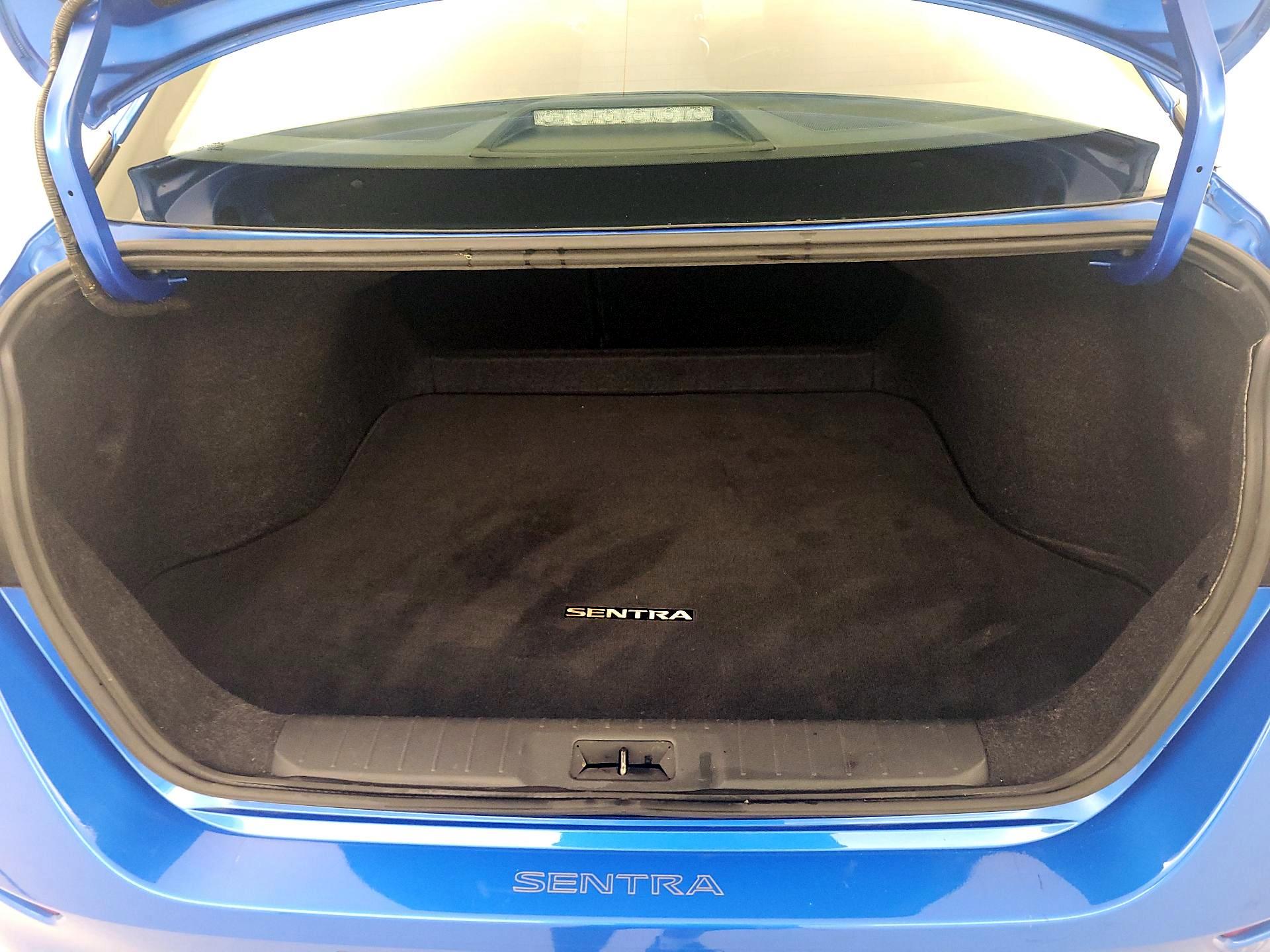 Thumbnail: 2020 Nissan Sentra - 20