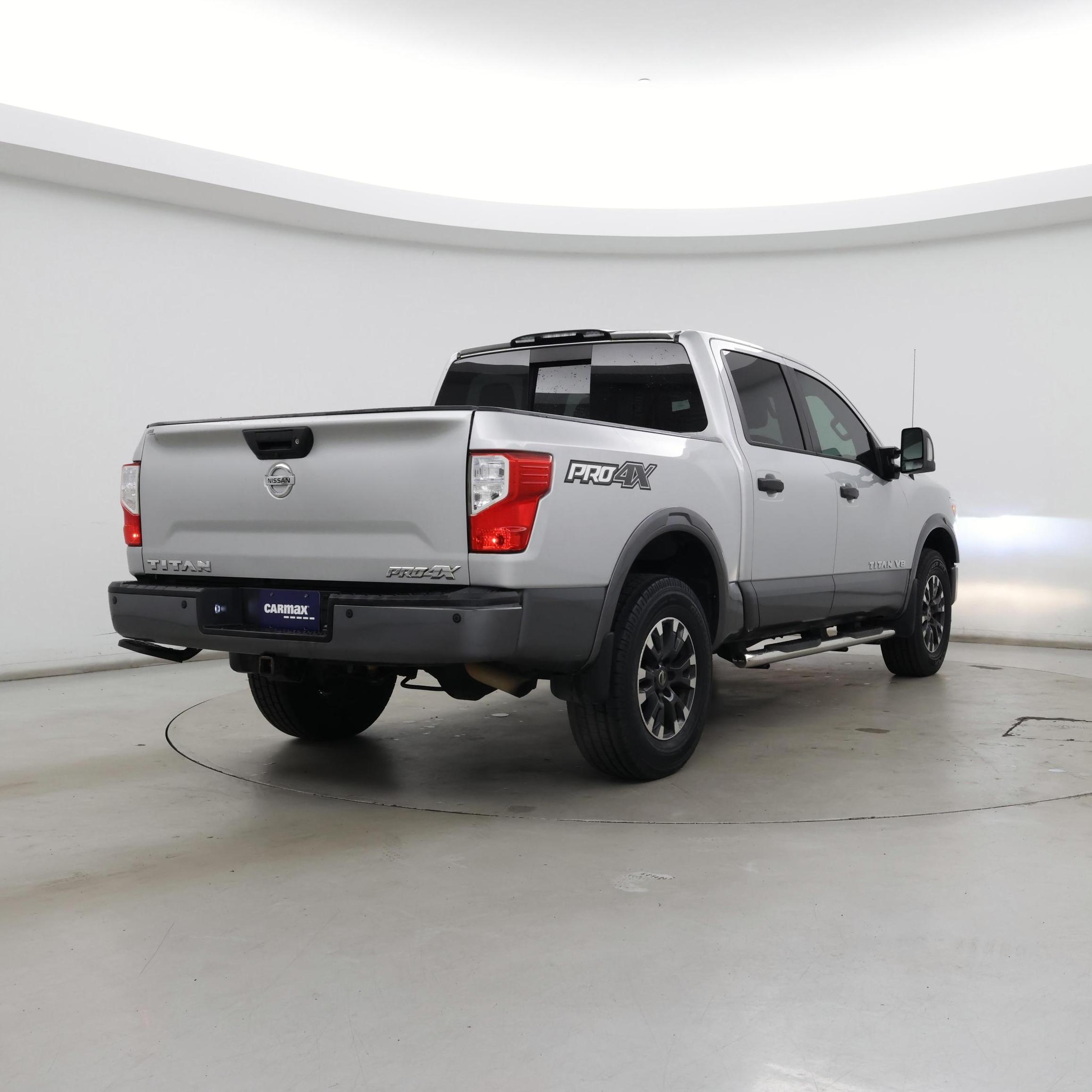 Thumbnail: 2018 Nissan Titan - 8