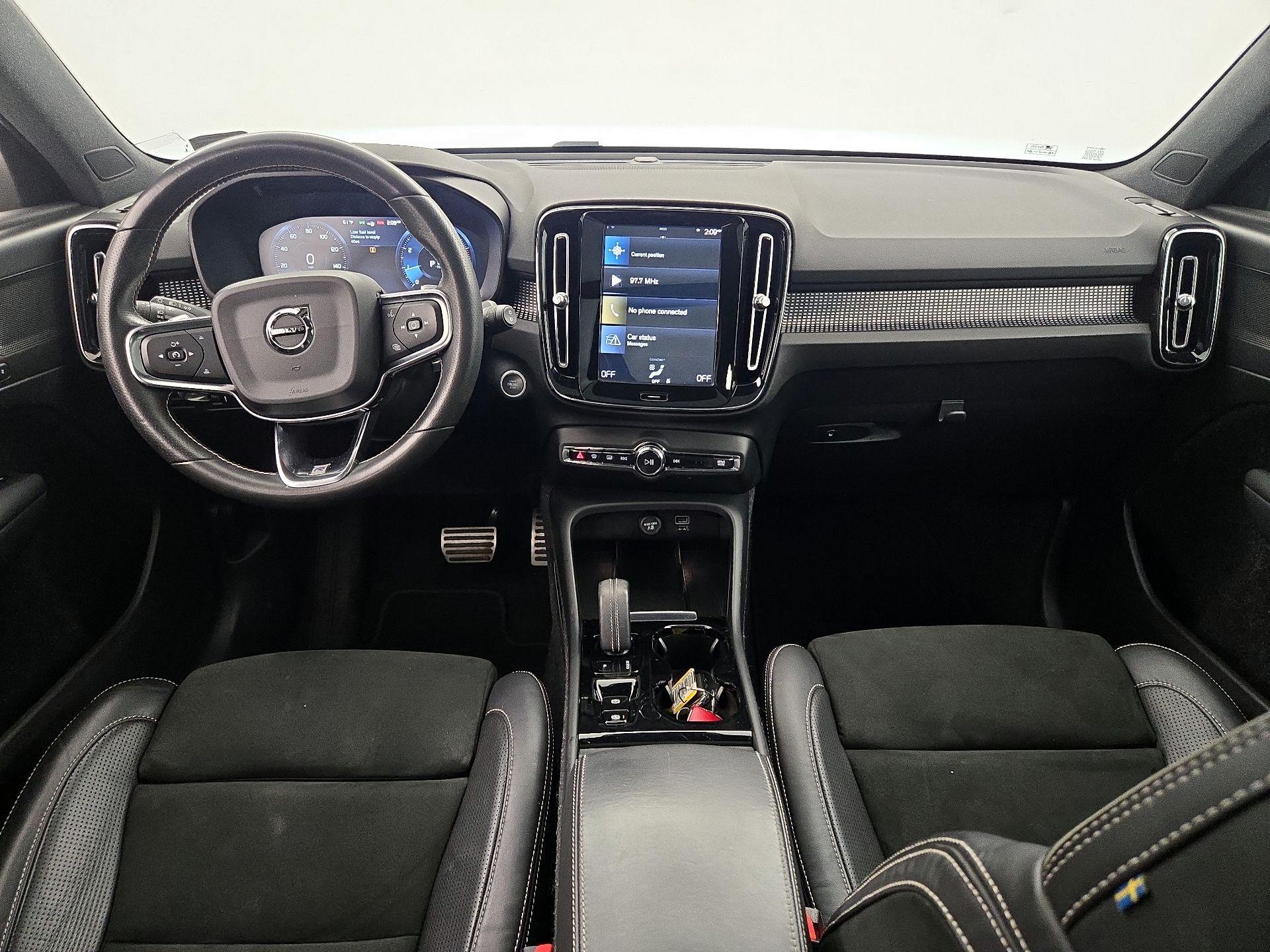 Thumbnail: 2020 Volvo XC40 - 9