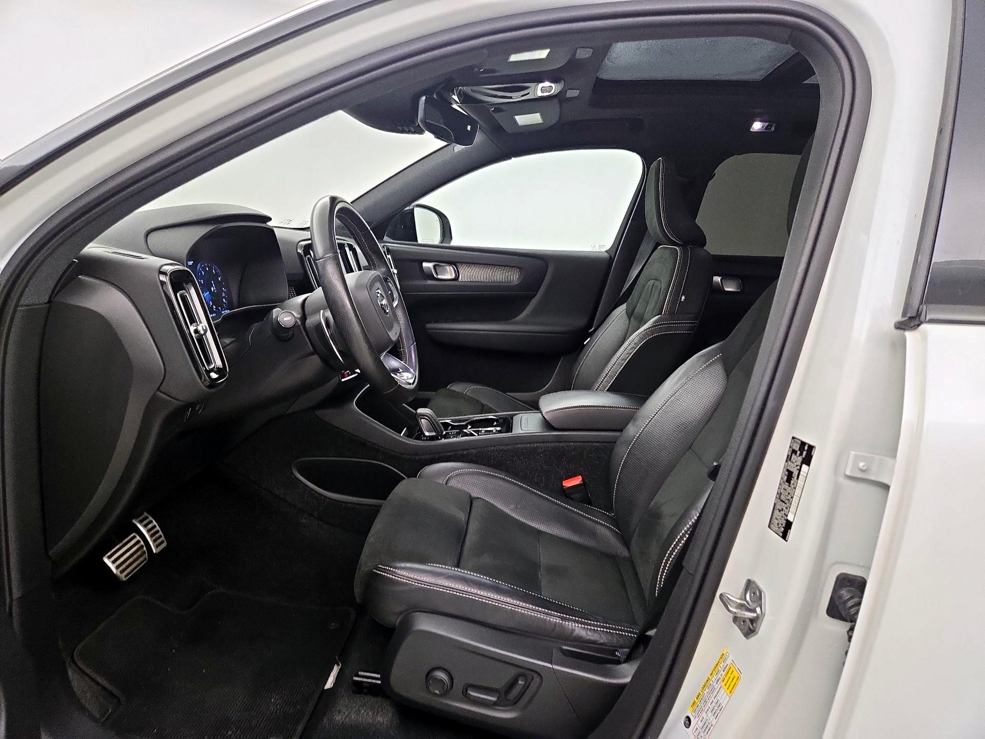 Thumbnail: 2020 Volvo XC40 - 11