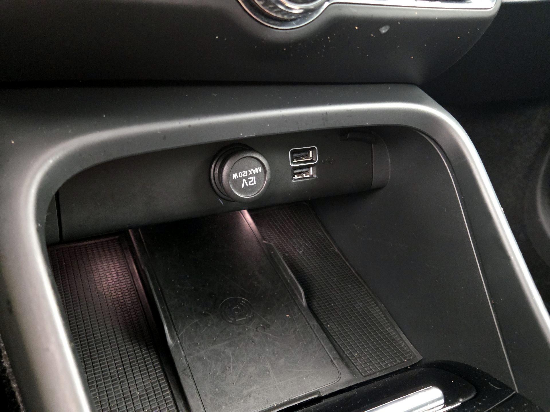 Thumbnail: 2020 Volvo XC40 - 19