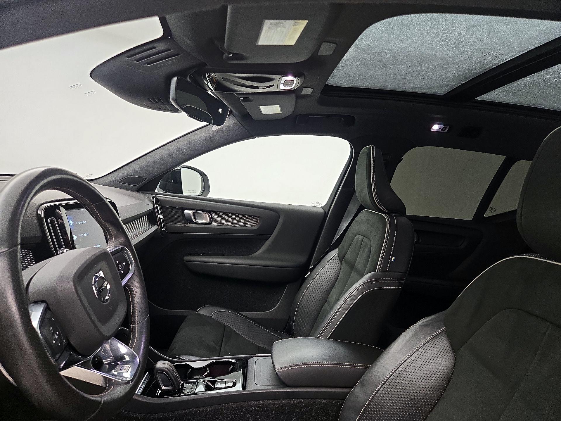 Thumbnail: 2020 Volvo XC40 - 20