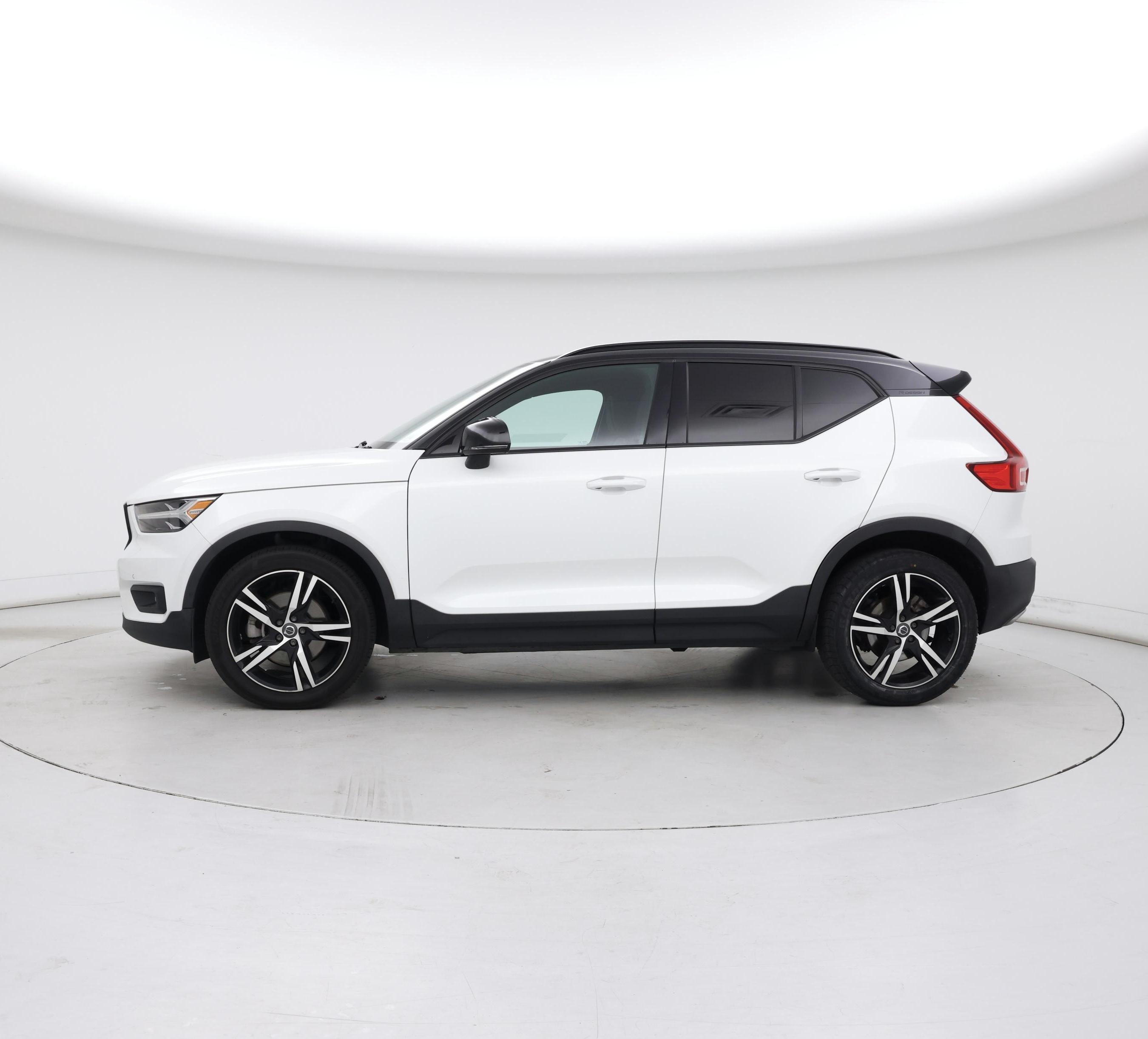 Thumbnail: 2020 Volvo XC40 - 3