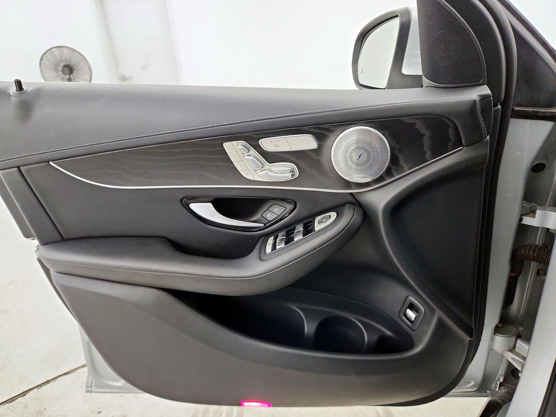 Thumbnail: 2016 Mercedes-Benz GLC - 12