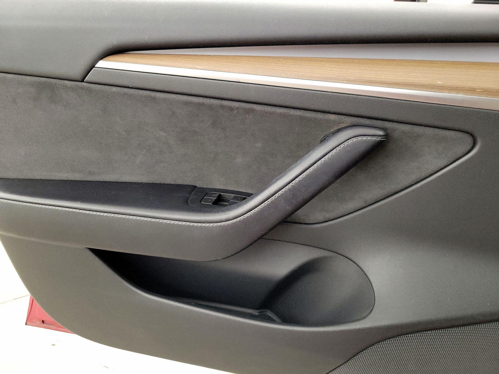 Thumbnail: 2022 Tesla Model 3 - 12