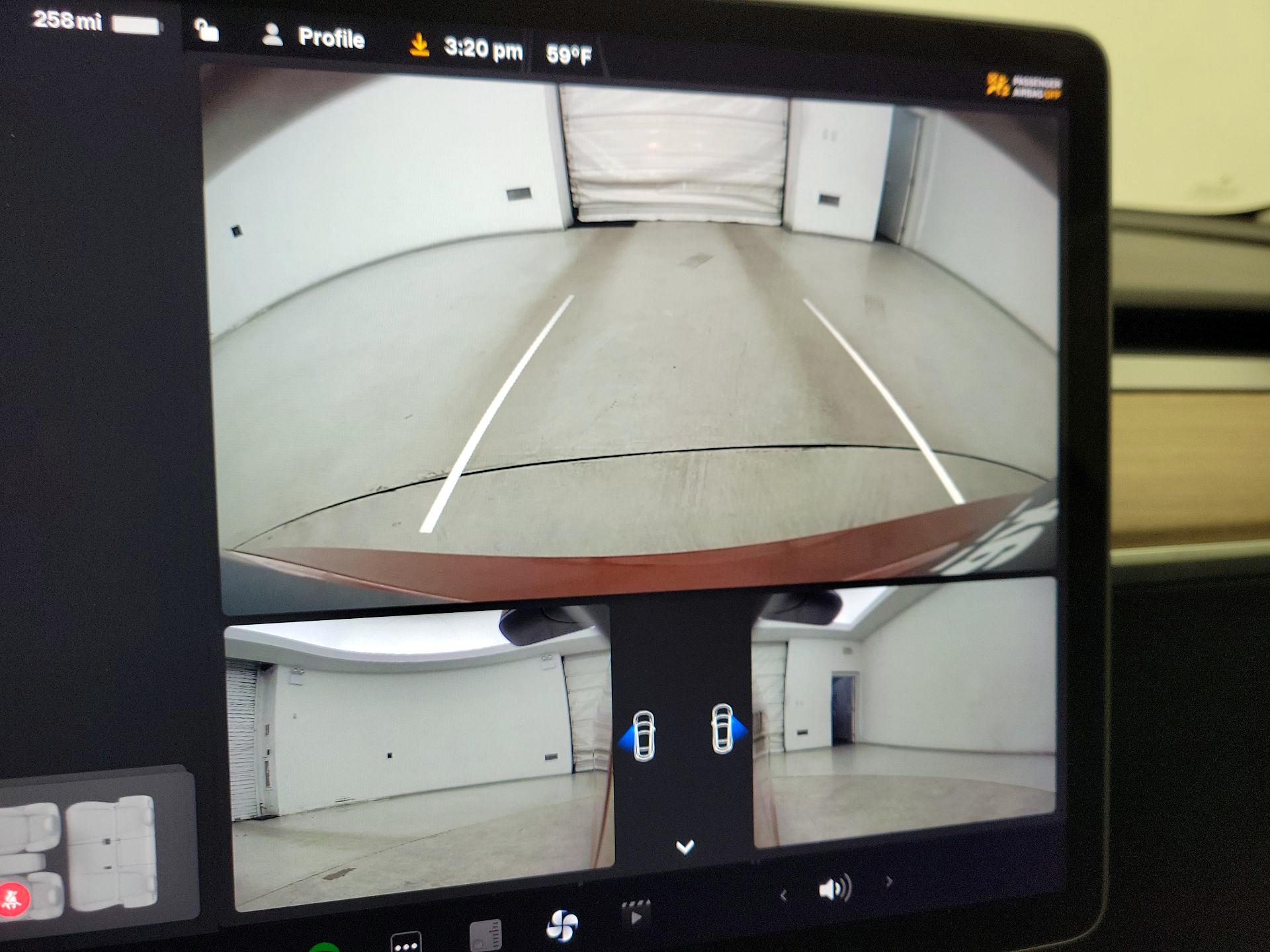 Thumbnail: 2022 Tesla Model 3 - 15