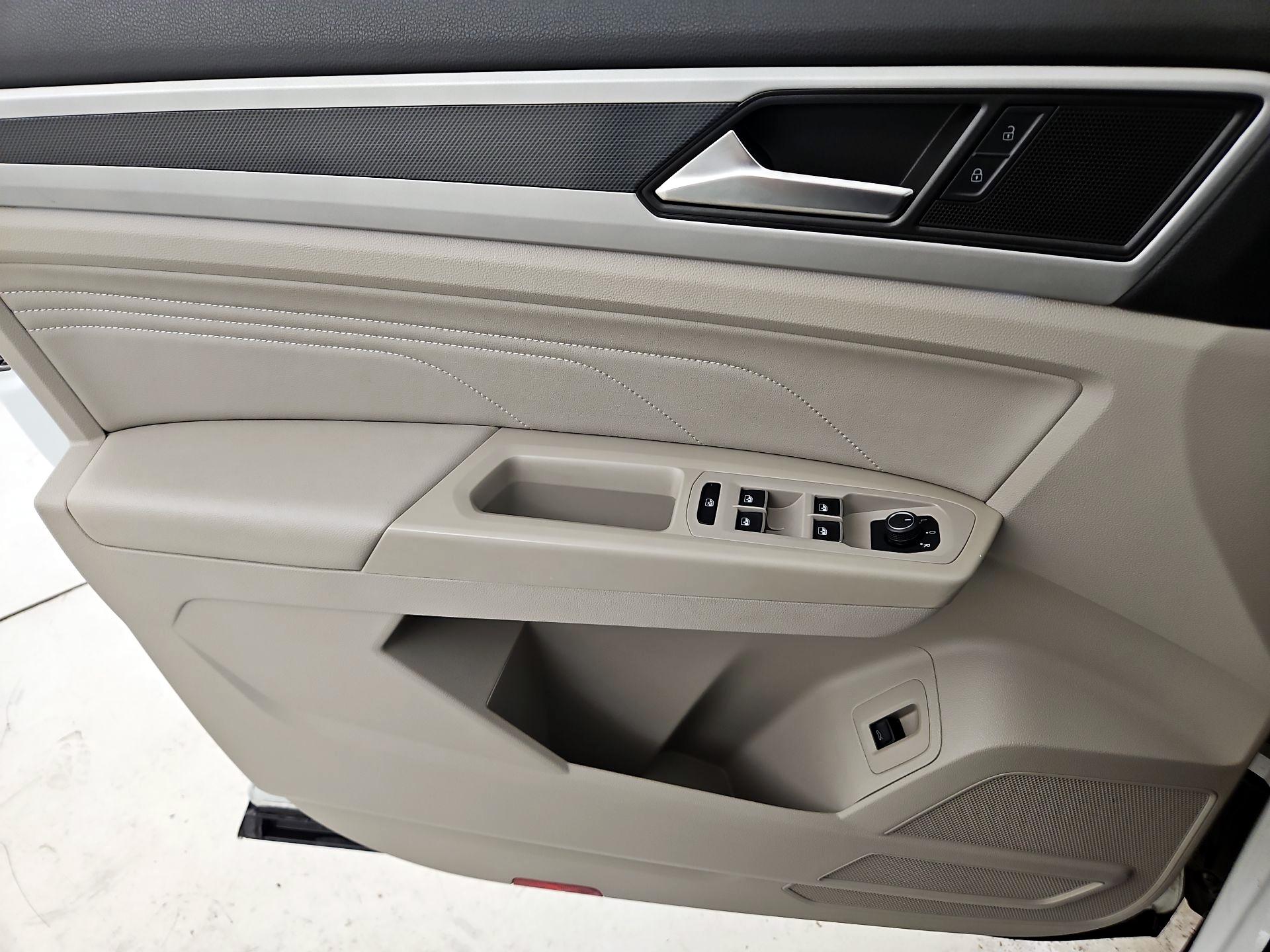 Thumbnail: 2021 Volkswagen Atlas - 12